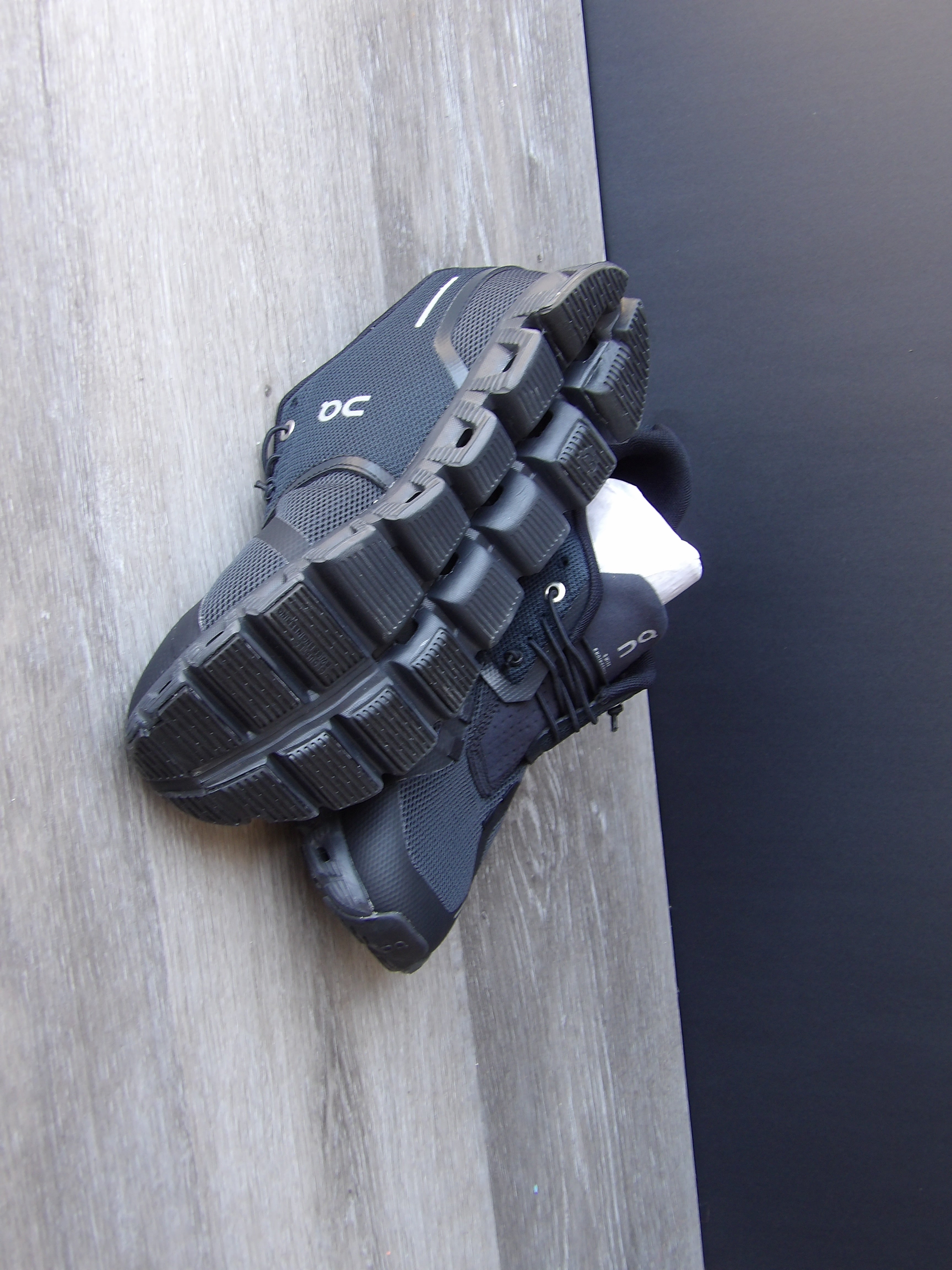 Oncloud Cloud 5's All Black W Size 8