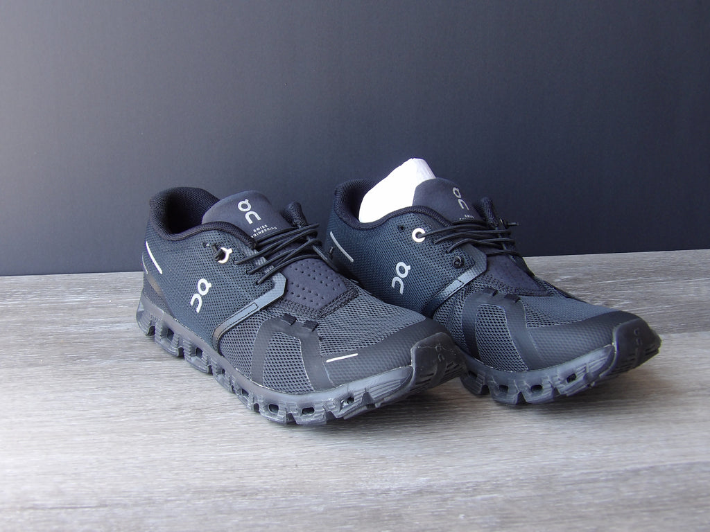 Oncloud Cloud 5's All Black W Size 8