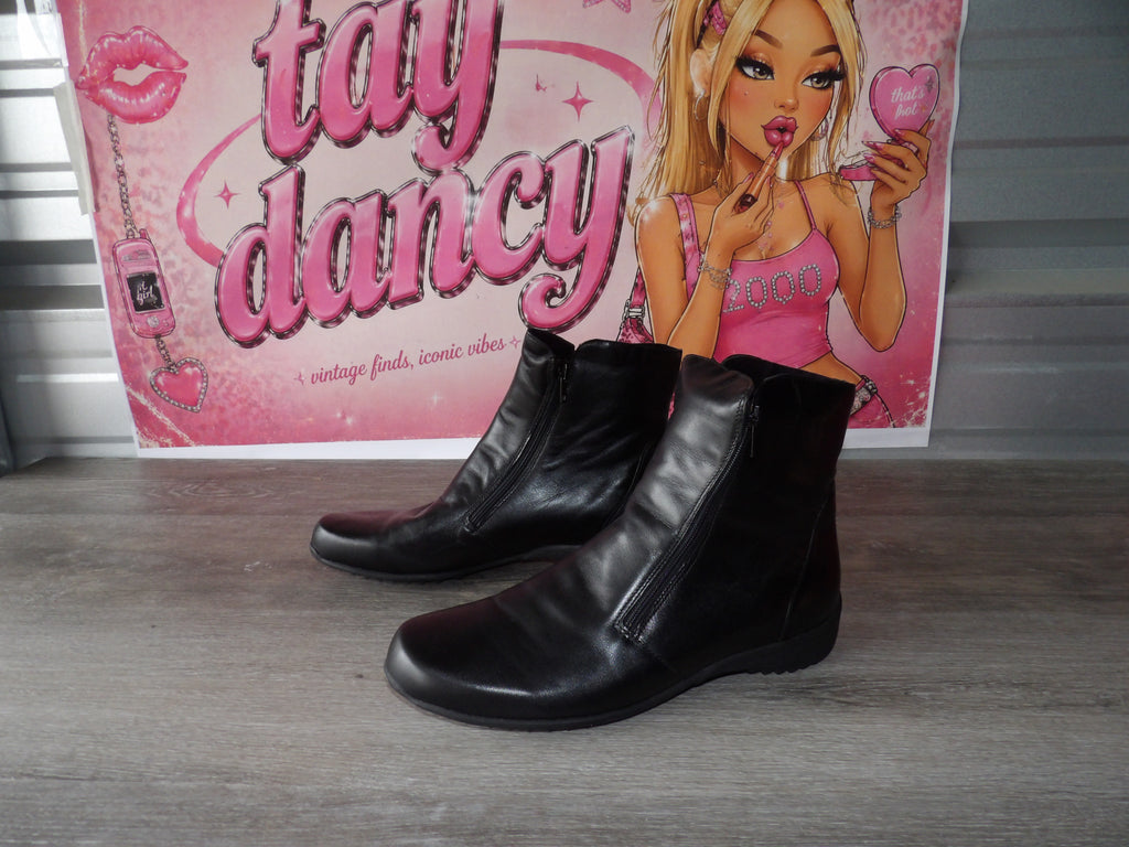 Munro Drifter Boots – Black Leather (Size EU 9.5)