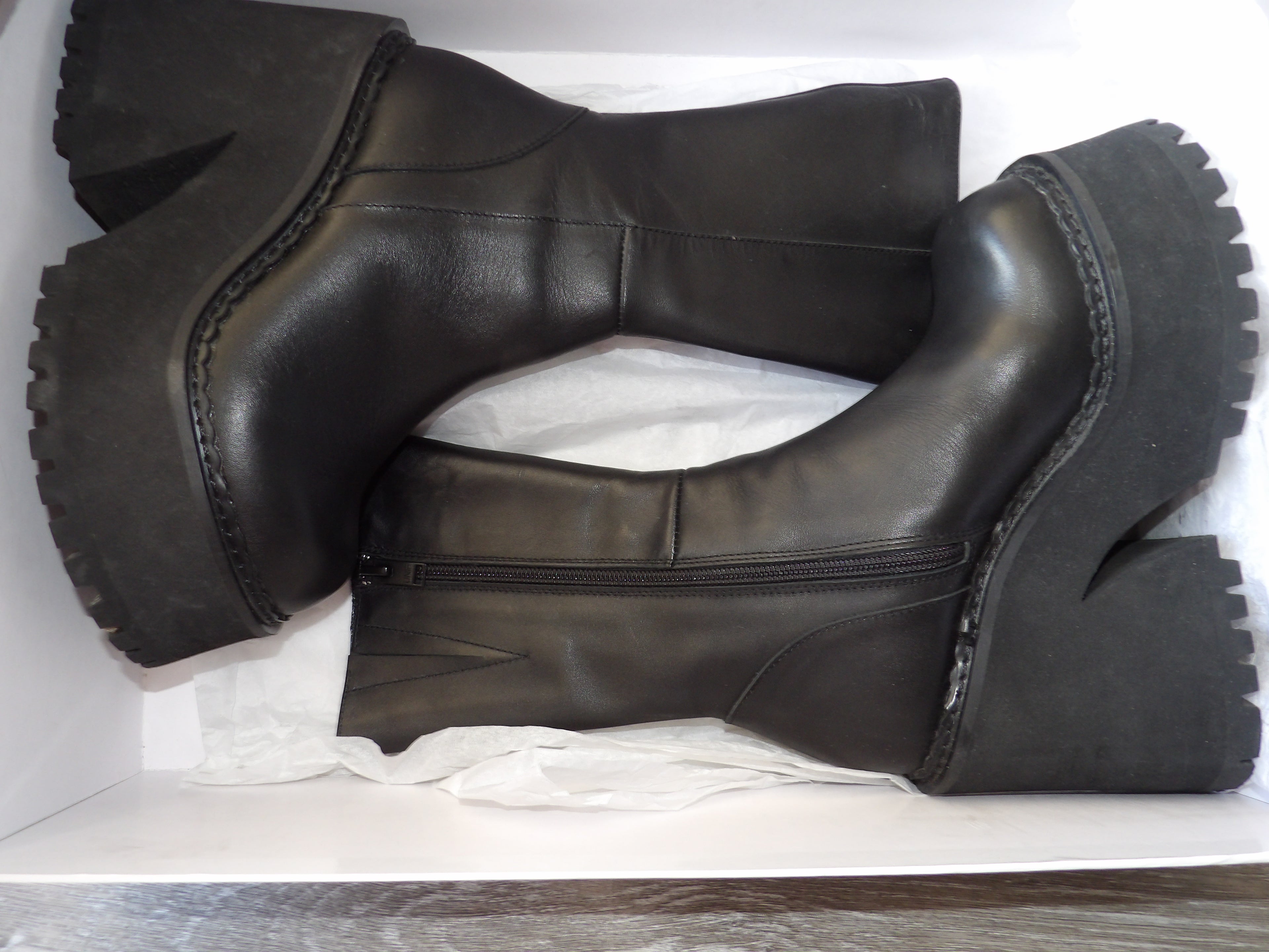 UNIF Parker Boot – Black (Size Women's 5)