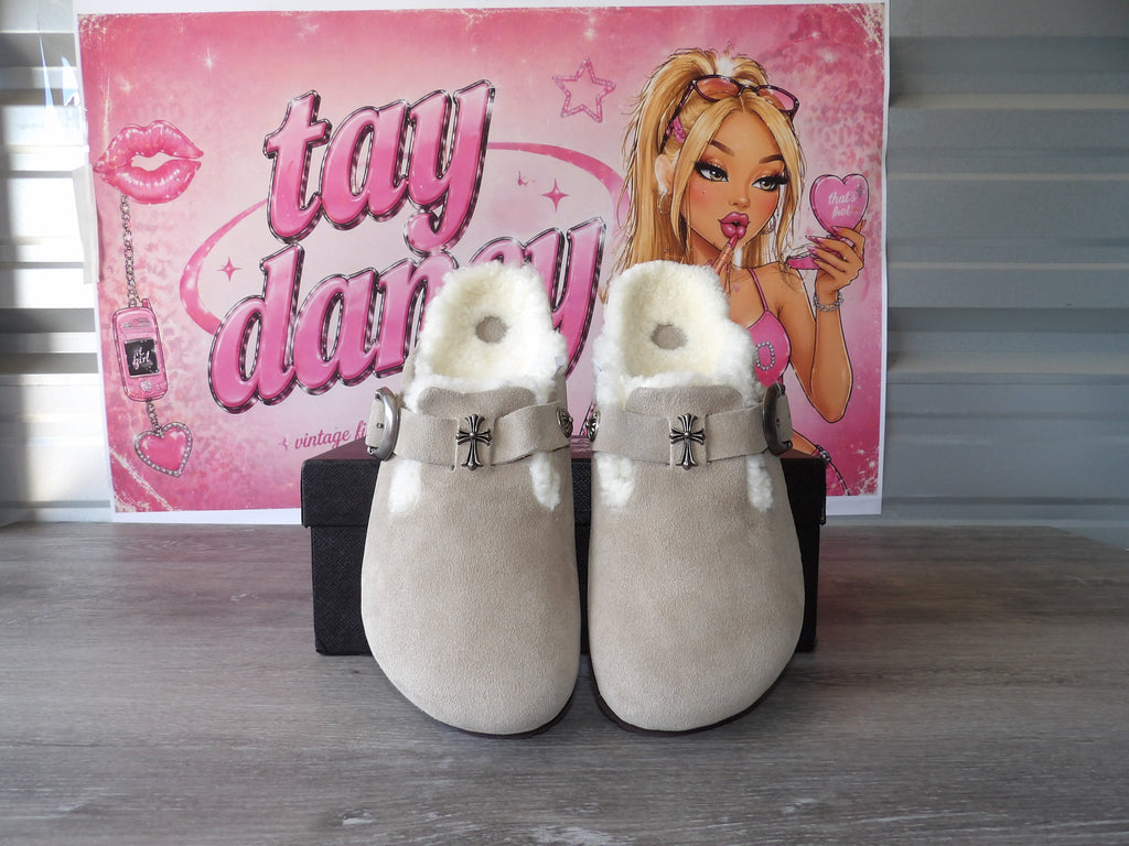 Birkenstock Chrome Heart Boston Shearling Clogs – Sandy (Size EU 46)