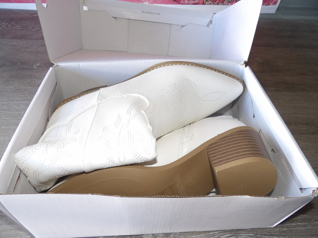 Dream Pairs Women's Cowboy Boots – White (Size US 8)