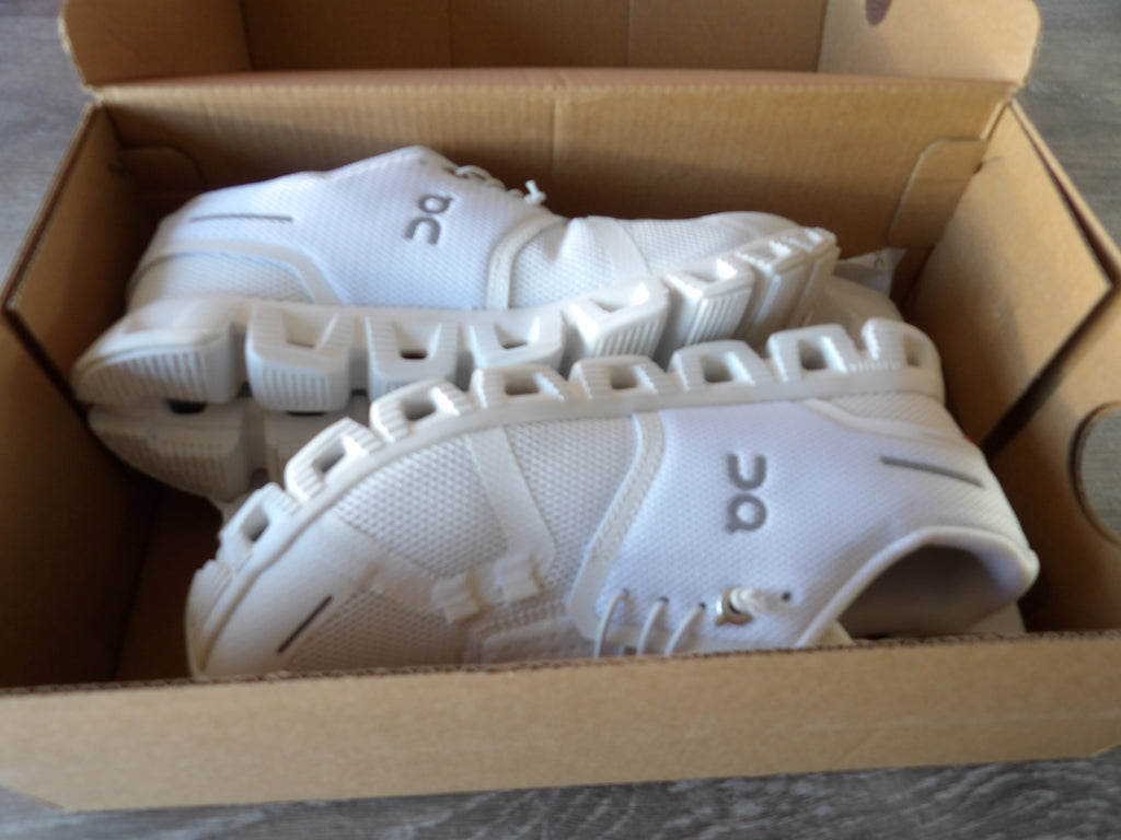 OnCloud Cloud 5 – White (Size US 6.5)