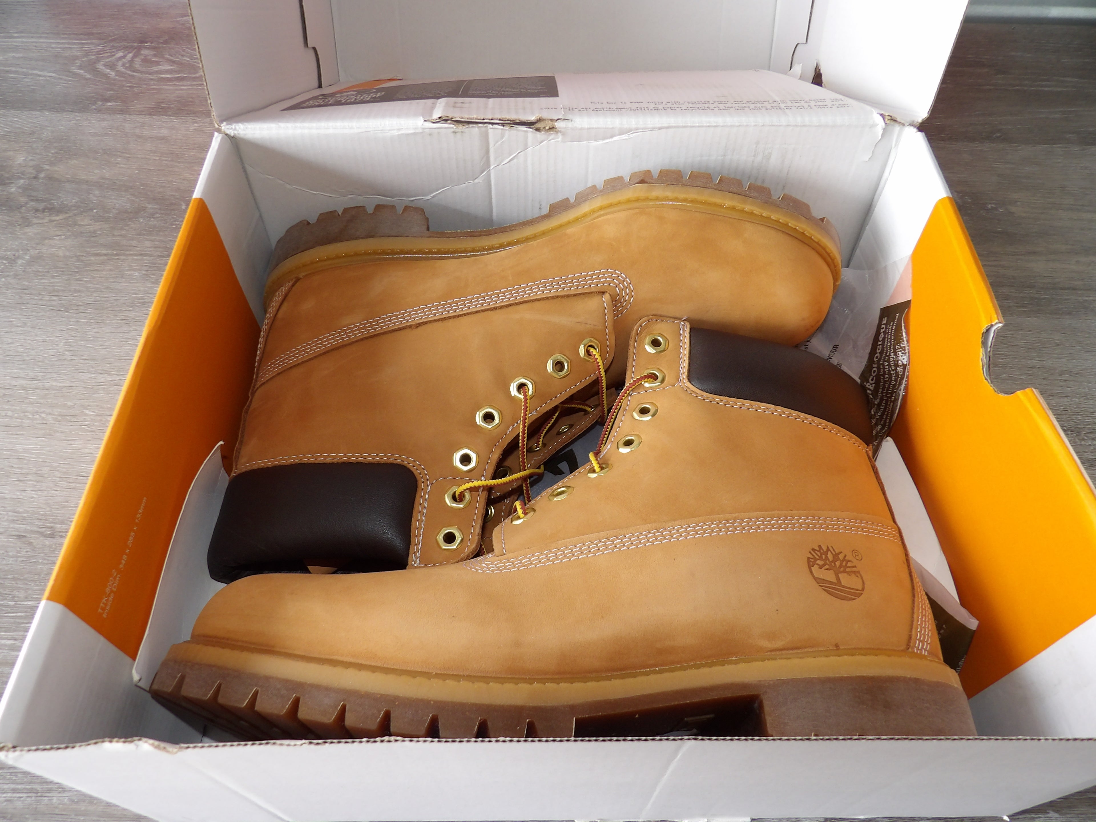 Timberland Premium 6-Inch Waterproof Boots – Wheat Nubuck (Size US 8)