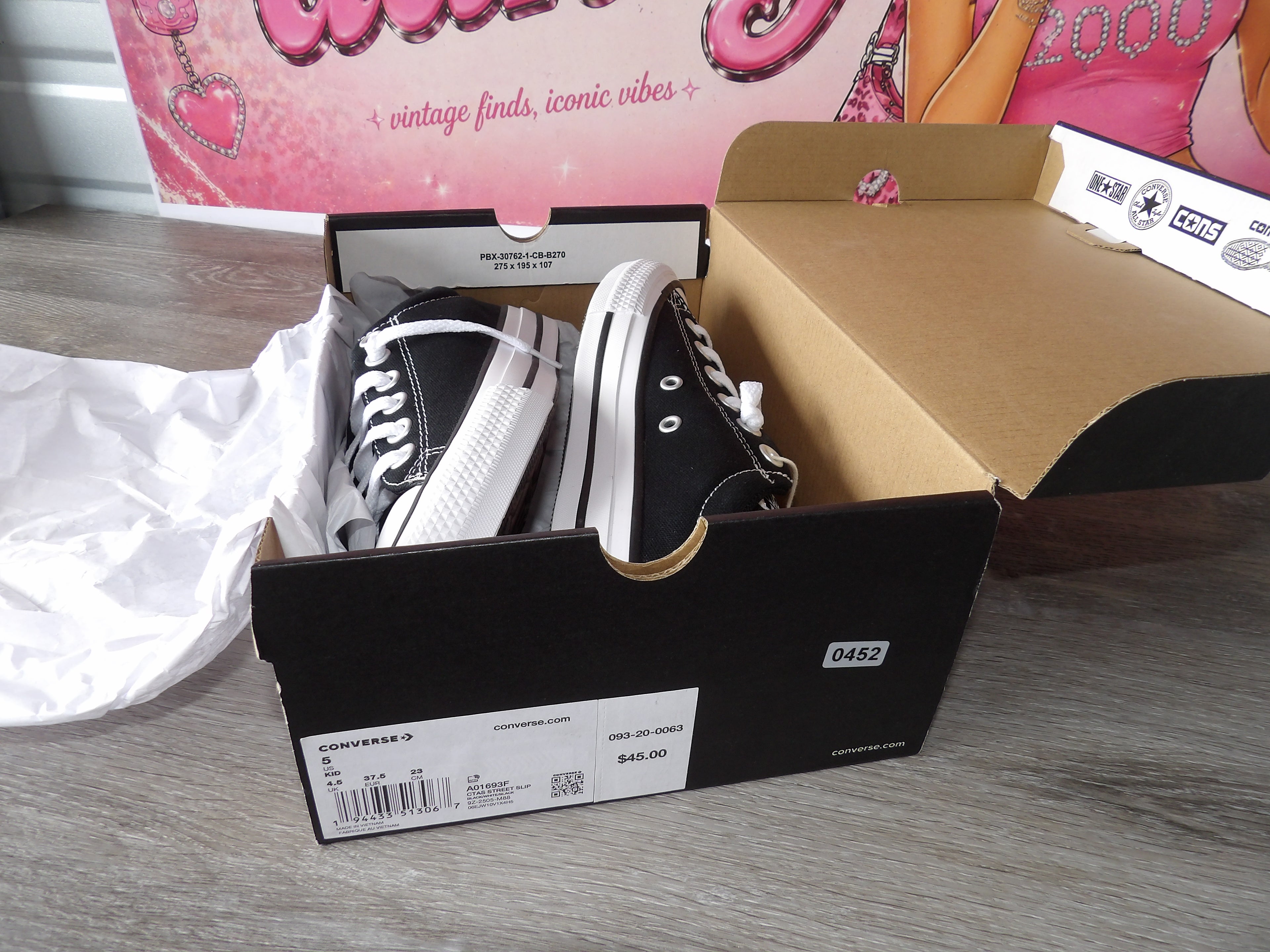 Converse Chuck Taylor All Star Low-Top Sneakers – Black/White (Size US 5)