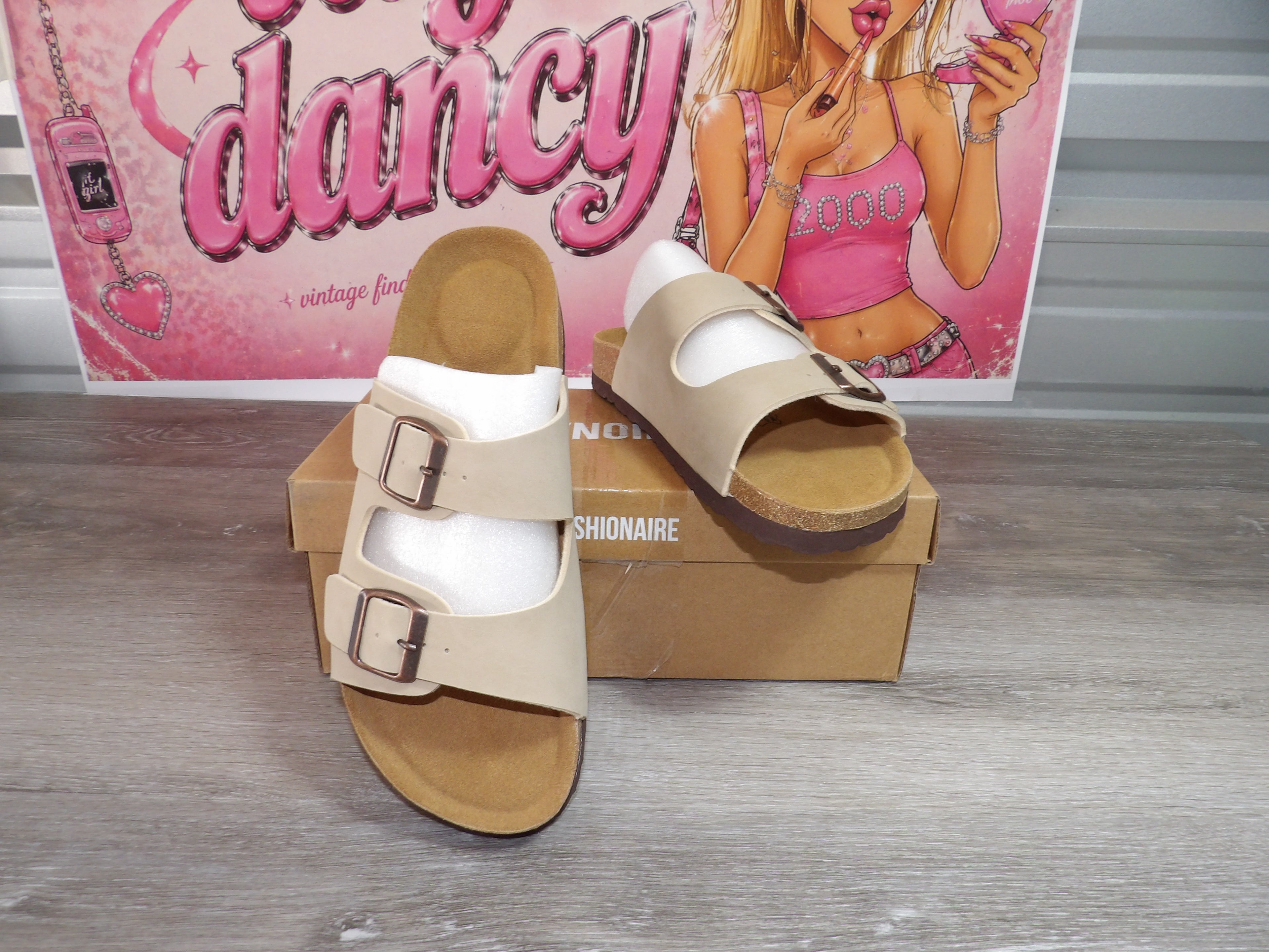 Cushionare Lane Stone Nubuck Cork Footbed Sandals – Stone (Size US 10)