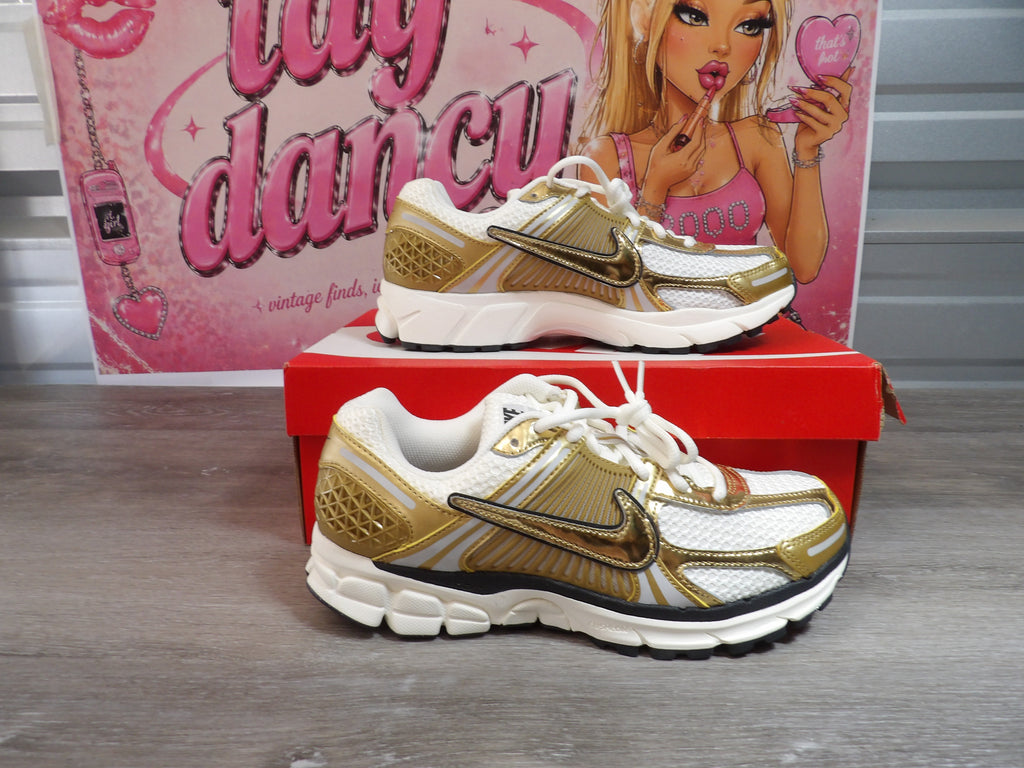 Nike Women's Zoom Vomero 5 – Photon Dust/Metallic Gold (Size US 10)