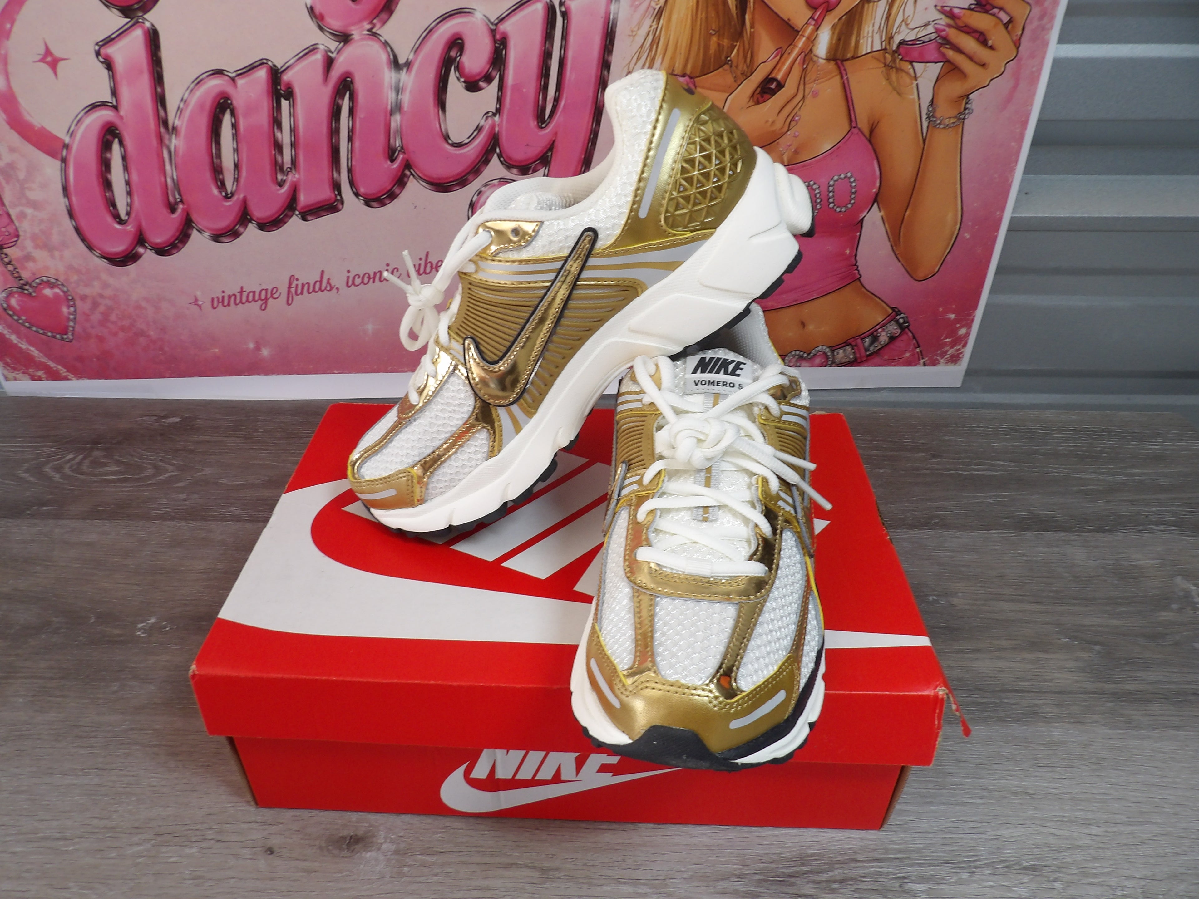Nike Women's Zoom Vomero 5 – Photon Dust/Metallic Gold (Size US 10)