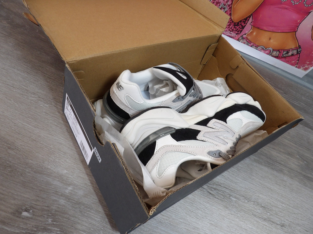 New Balance 9060 – Light Gray/Black (Size US Men's 5.5, Women's 7)