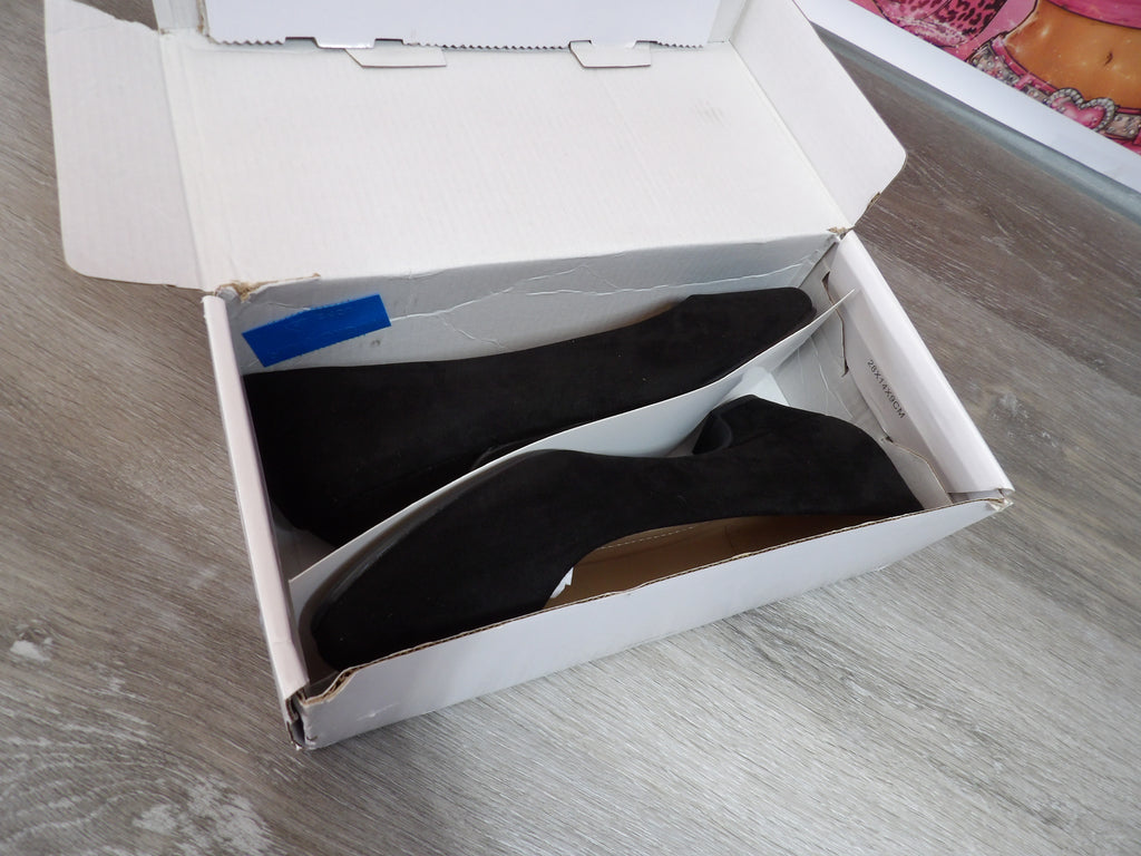 Dream Pairs Black Suede Low Chunky Heel Pumps – Black (Size US 7.5)