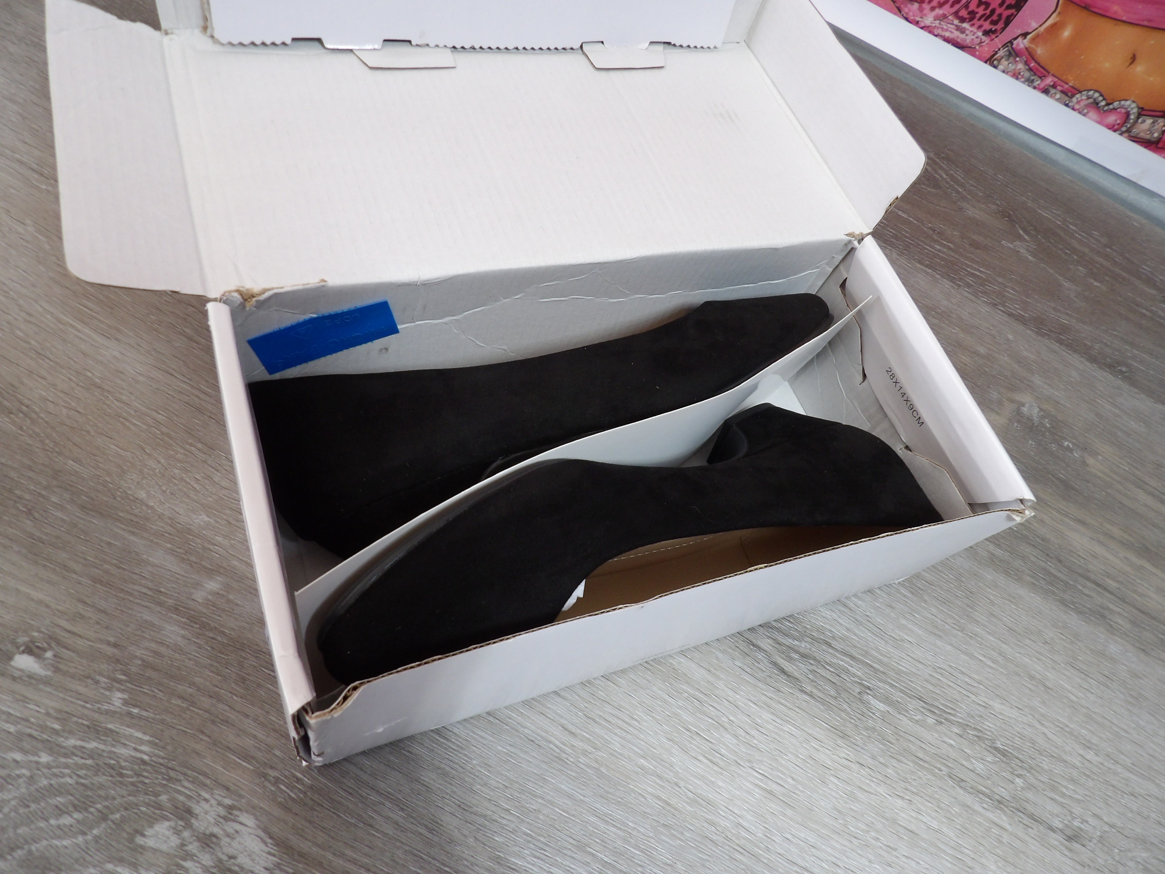 Dream Pairs Black Suede Low Chunky Heel Pumps – Black (Size US 7.5)