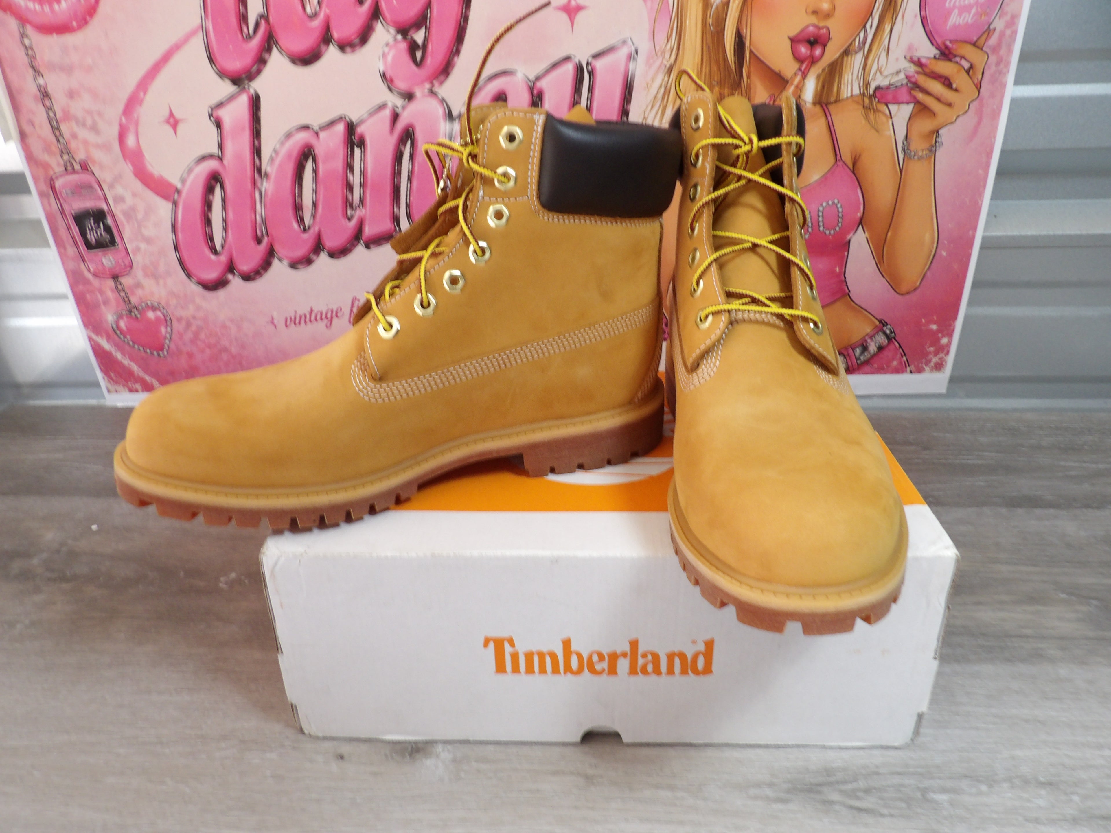 Timberland 6-Inch Premium Waterproof Boots – Wheat Nubuck (Size US 12)
