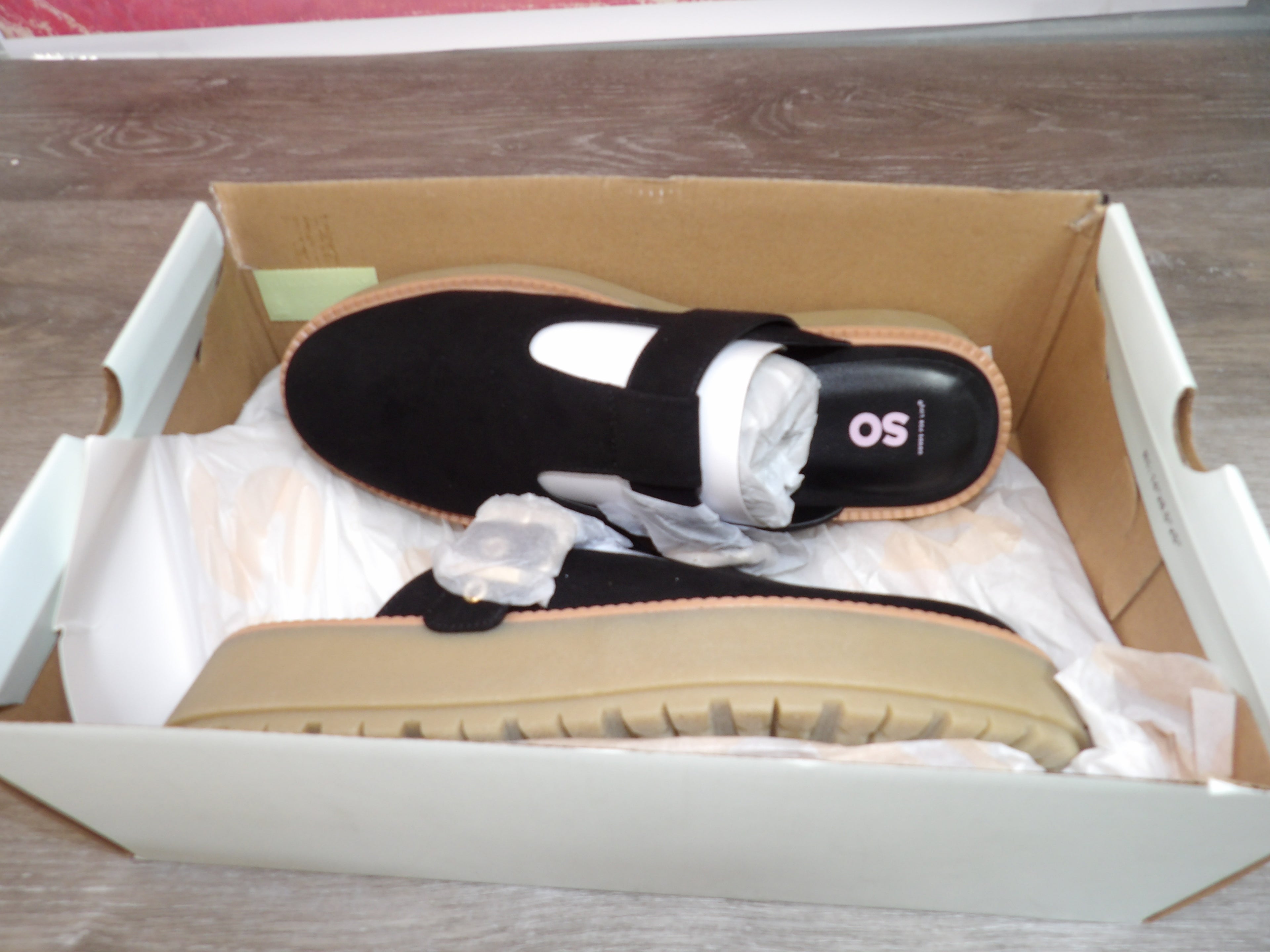 SO Footwear Clogs With Platform Sole – Black (Size US 8.5)