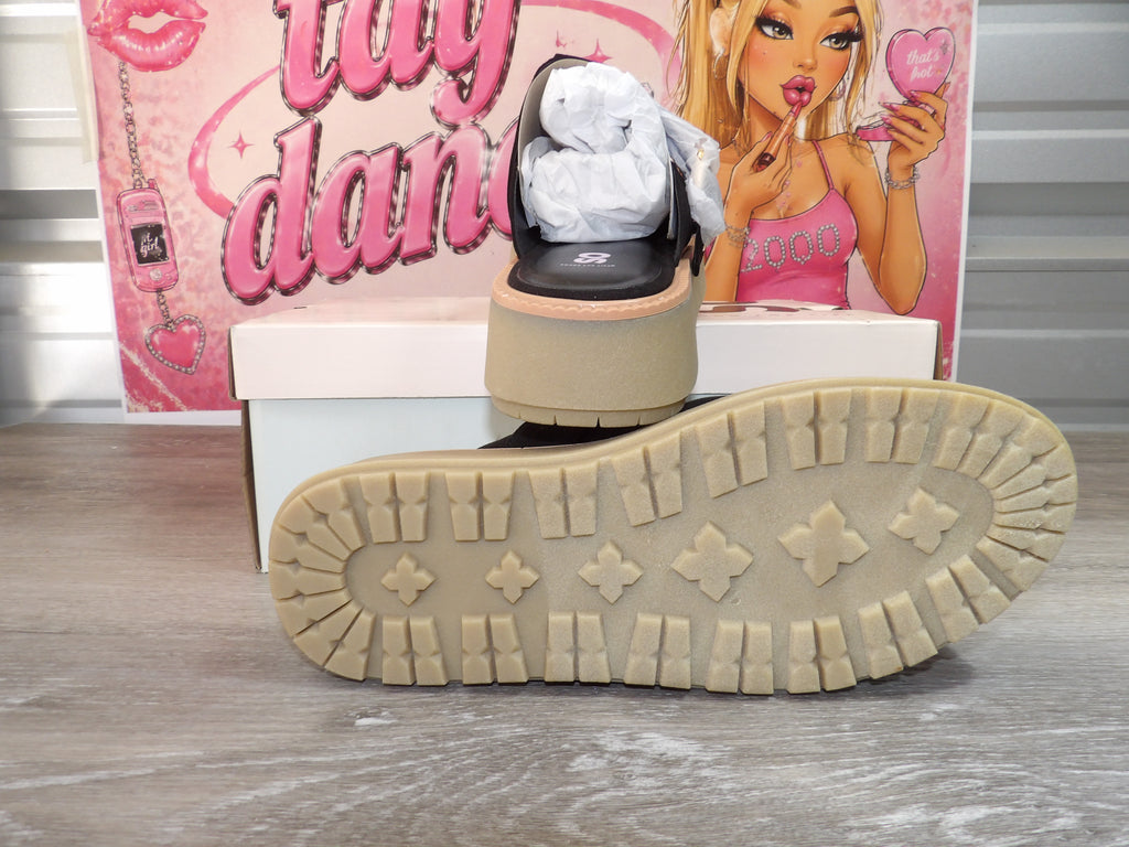 SO Footwear Clogs With Platform Sole – Black (Size US 8.5)