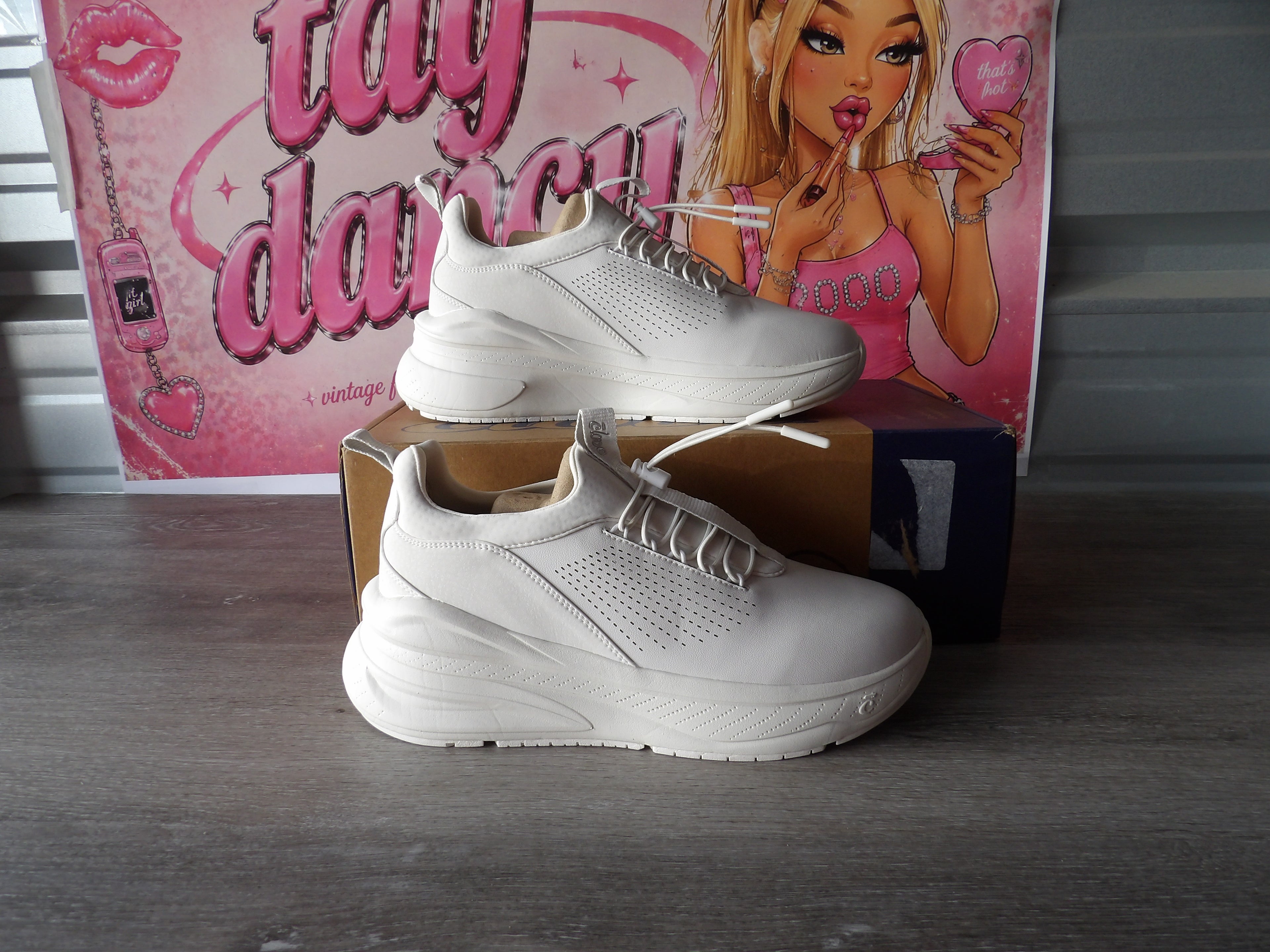 Clove Women's Forte Sneakers – Brilliant White (Size US 10)