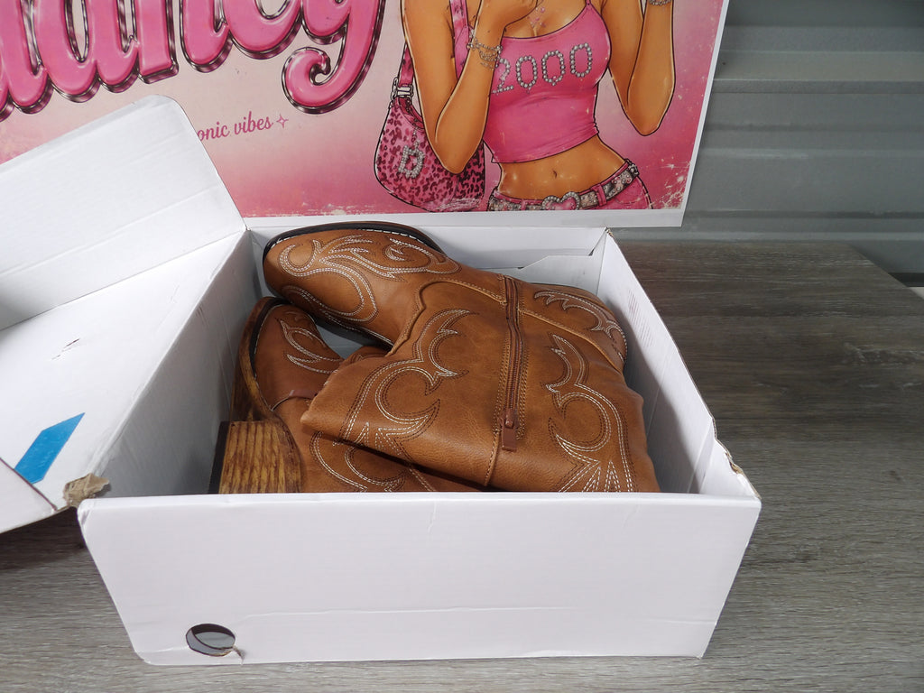 Dream Pairs Mid-Calf Western Boots – Brown (Size US 9)