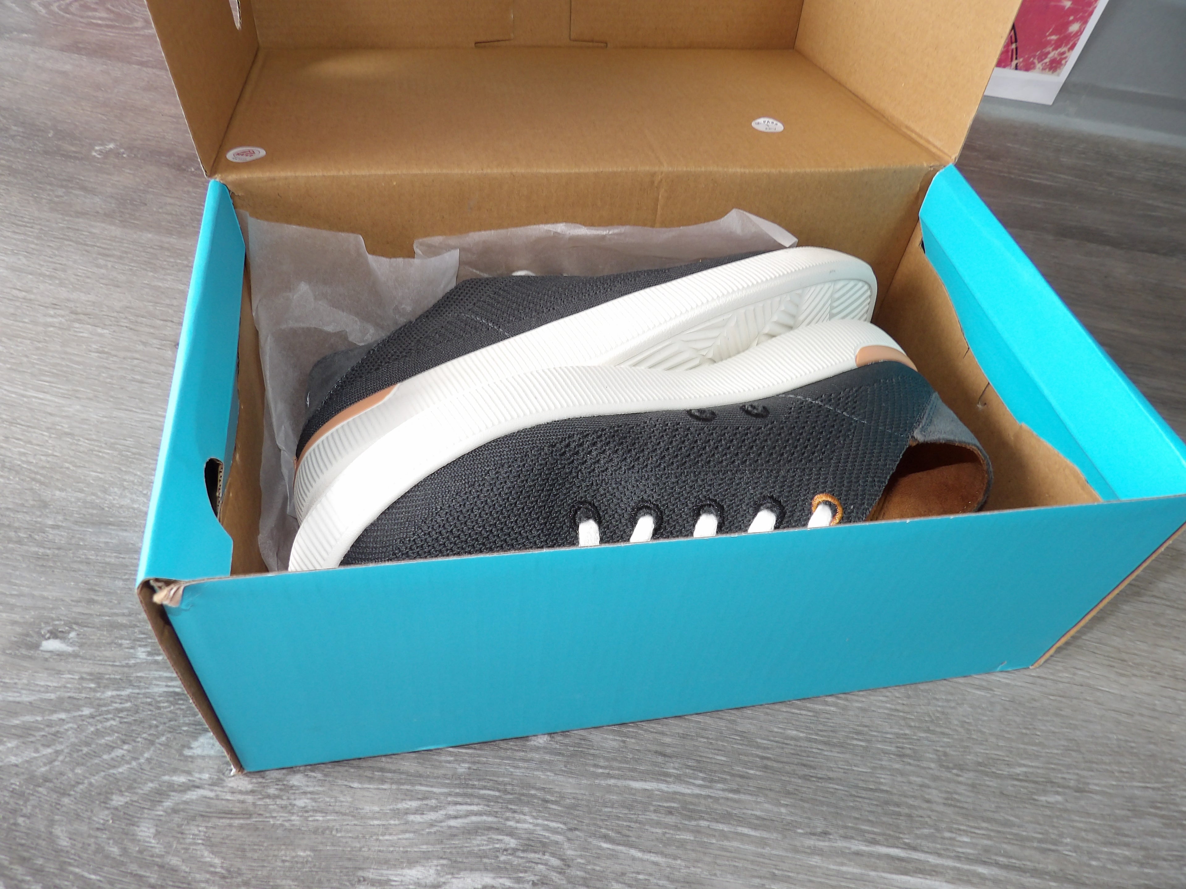 Reef Neptune Sneakers – Charcoal (Size Men's 10, Women's 11.5)