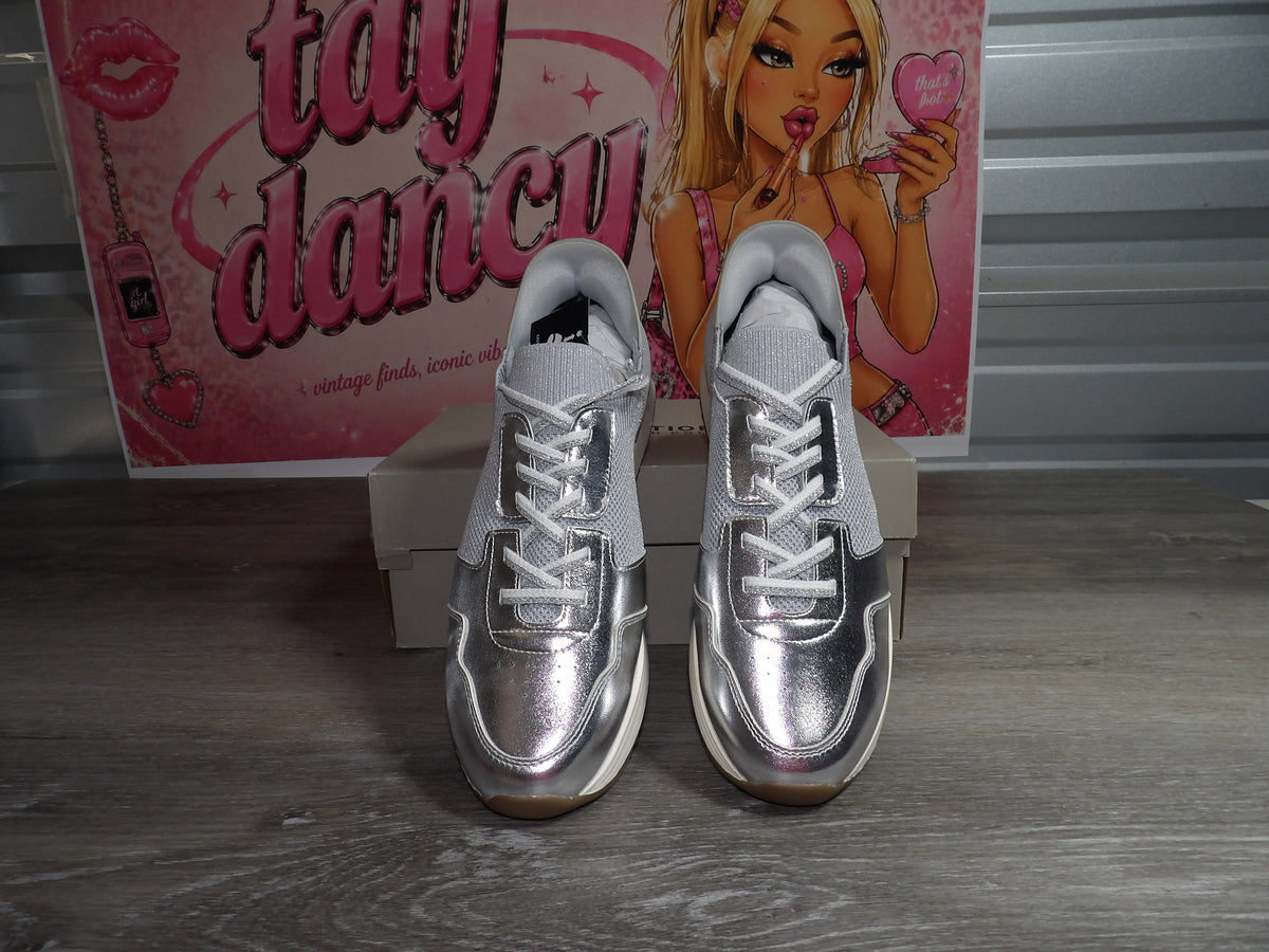 Kenneth Coal Reaction Chic EZ ON Silver Knit Shoes – Metallic/Silver (Size US 9.5)