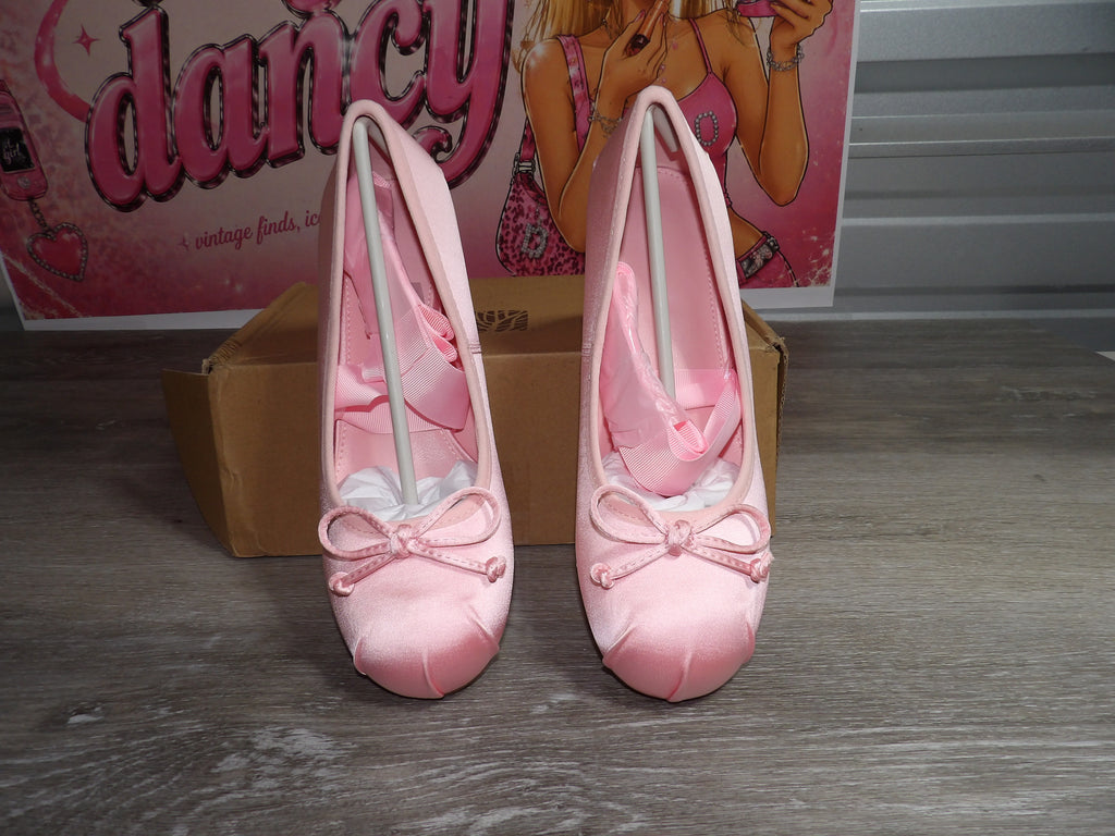 Mystery Pink Satin Ballerina Heels – Pink (Size US 8.5)