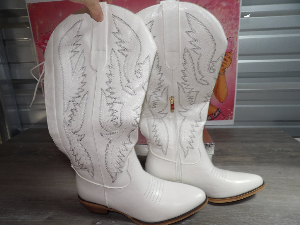 White Faux Leather Knee-High Cowgirl Boots – White (Size US 10)