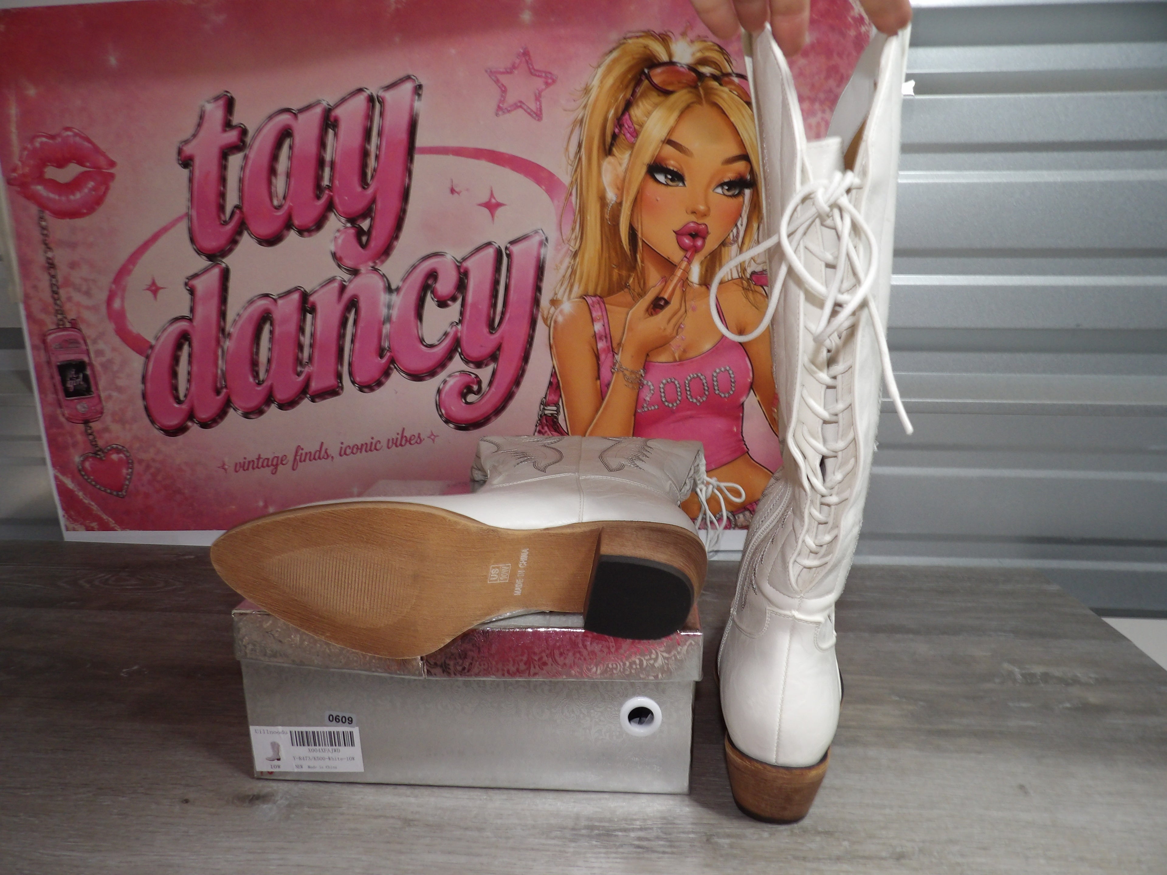 White Faux Leather Knee-High Cowgirl Boots – White (Size US 10)
