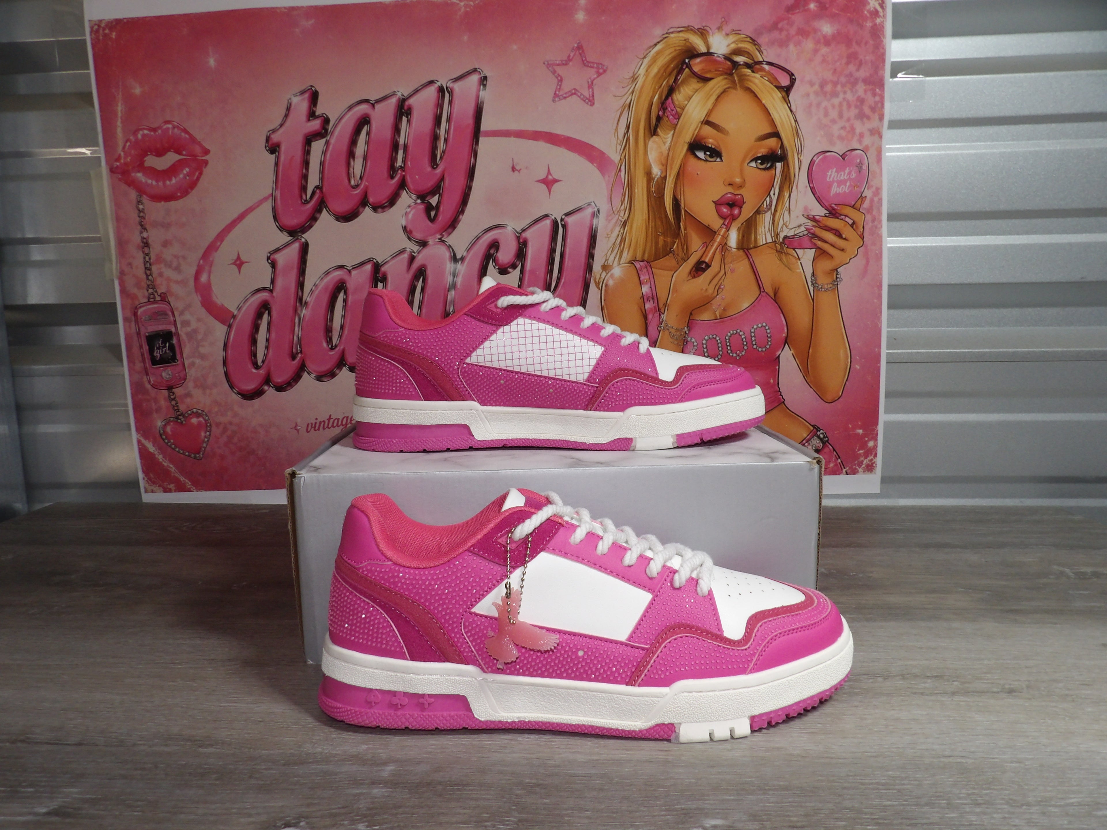 Watson Vulture Sneakers – Vibrant Paradise Pink (Size US 12)
