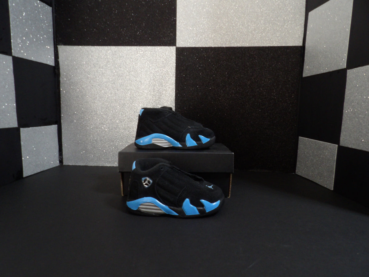 Jordan Retro - Black With Baby Blue Outline (Youth 14)