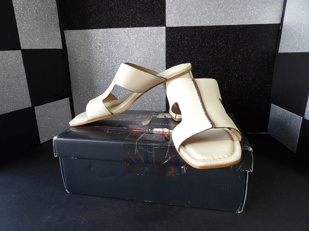 Bernardo Jewel- Cream (US 8.5)