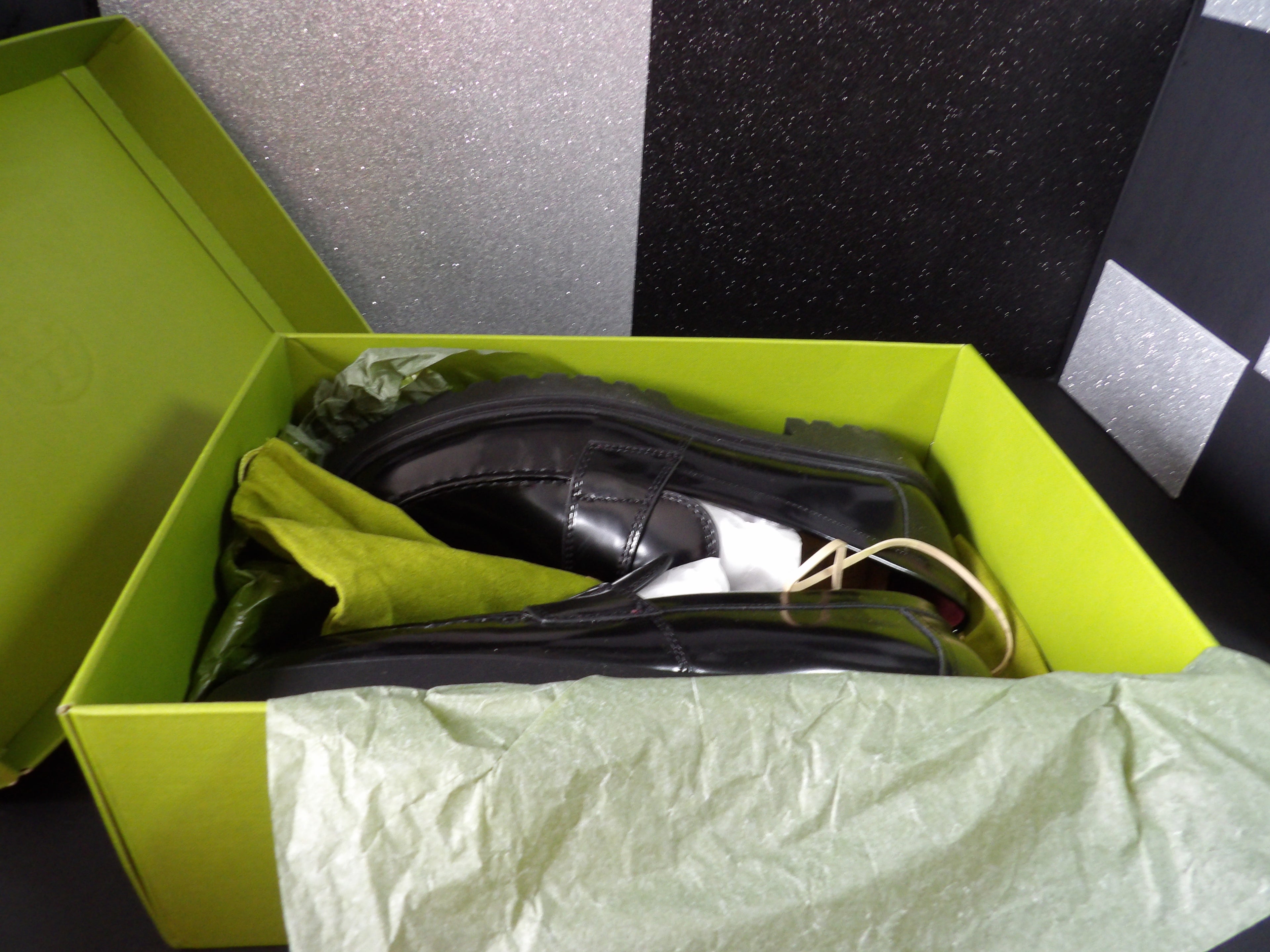 Tory Burch Classic Lug Sole Penny Loafers- Black (US 9W)