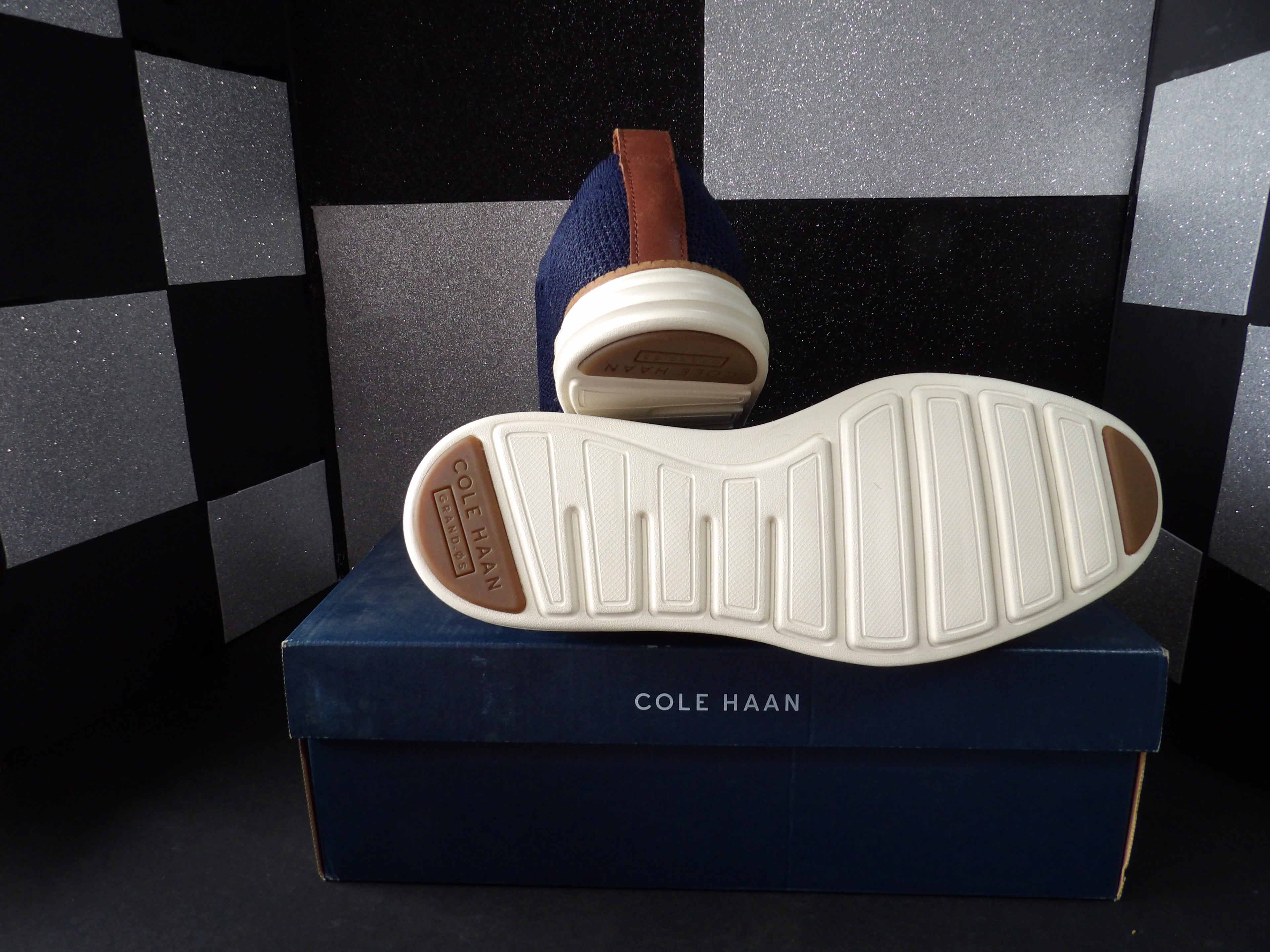 Coolhaan Original Grand Stitchlite Wingtip Oxfords- Blue (US9M)