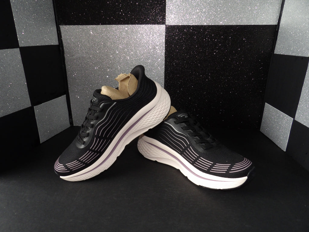 Skechers Swift-Fit Sneakers- Black (US 9W)