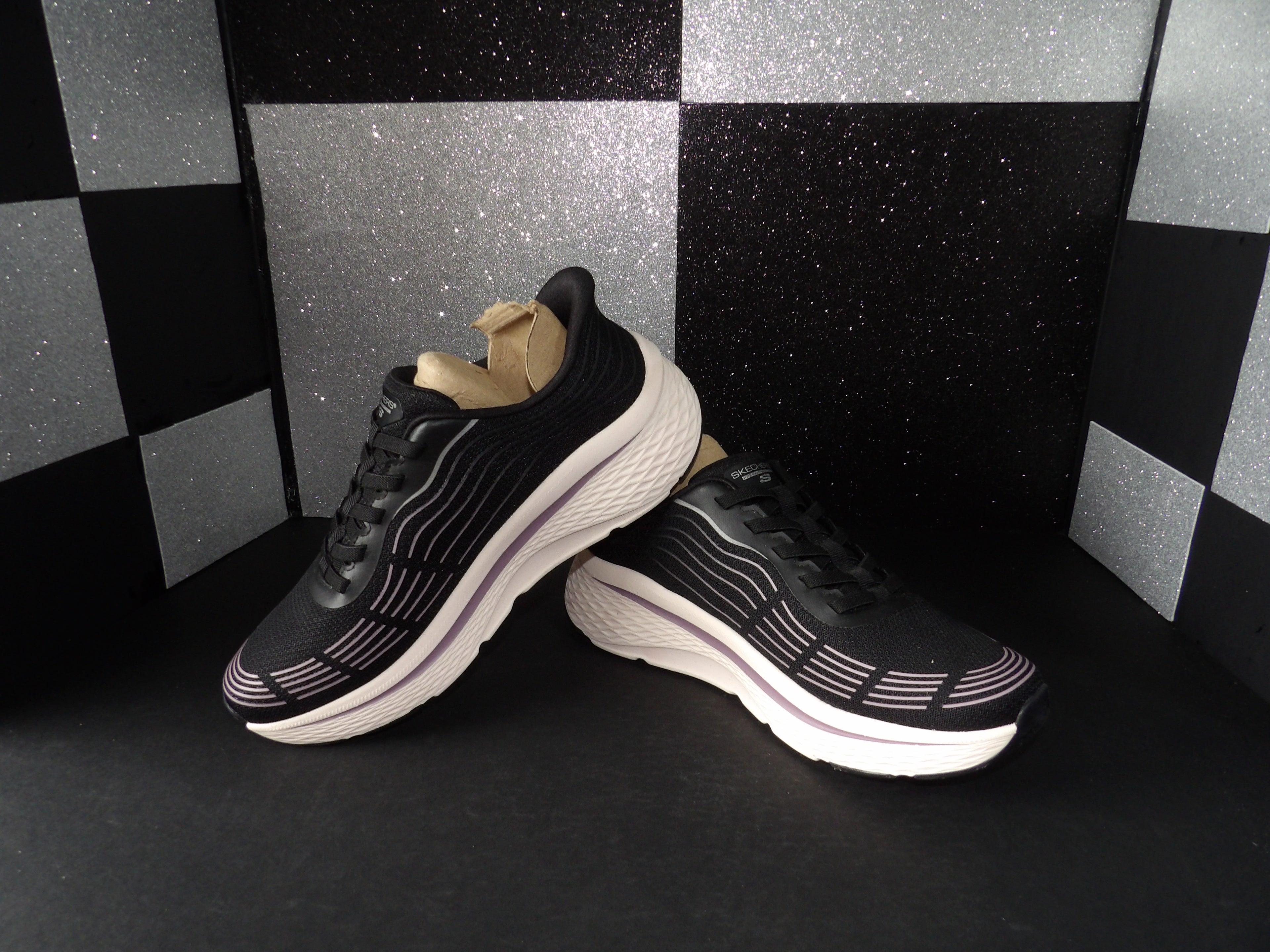 Skechers Swift-Fit Sneakers- Black (US 9W)