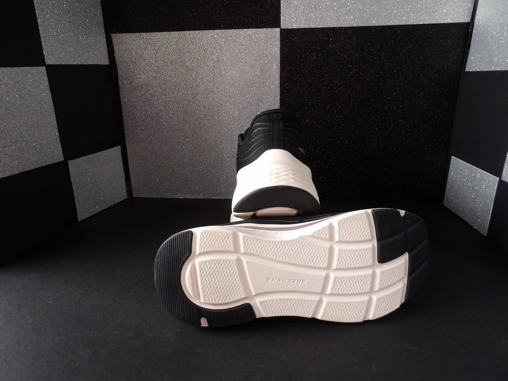 Skechers Swift-Fit Sneakers- Black (US 9W)