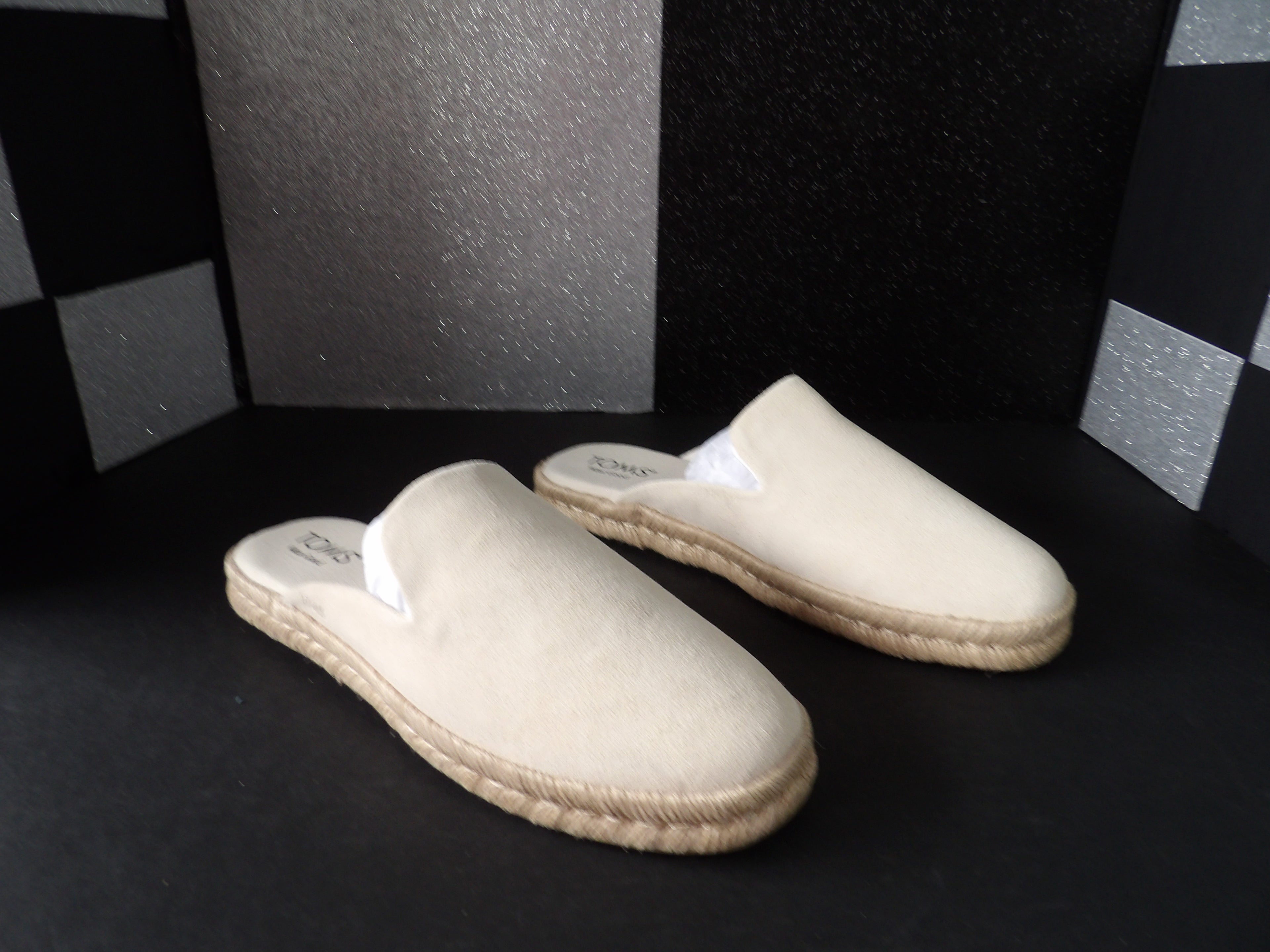 Toms Santiago Mule- Cream (US 10W)