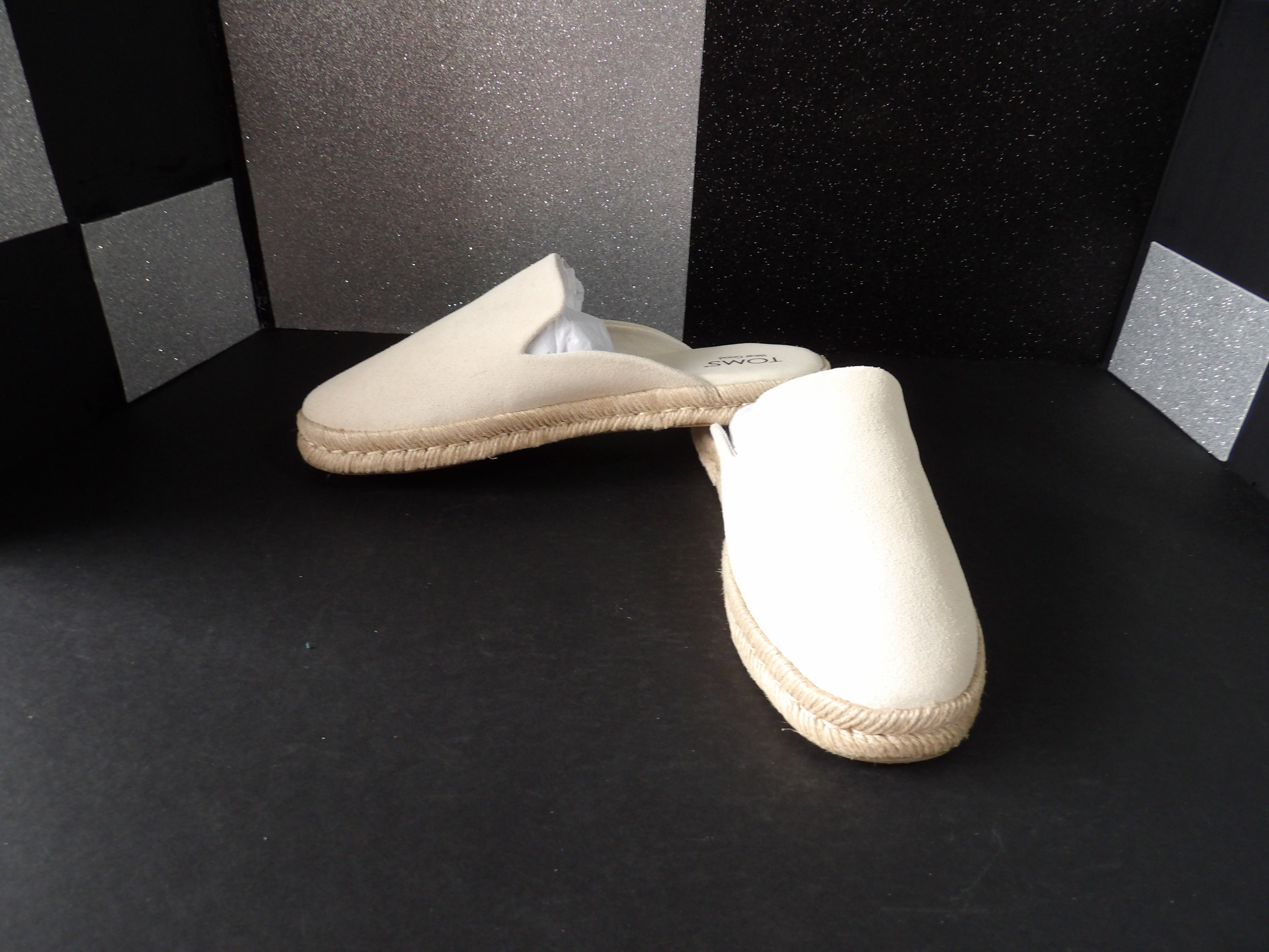 Toms Santiago Mule- Cream (US 10W)