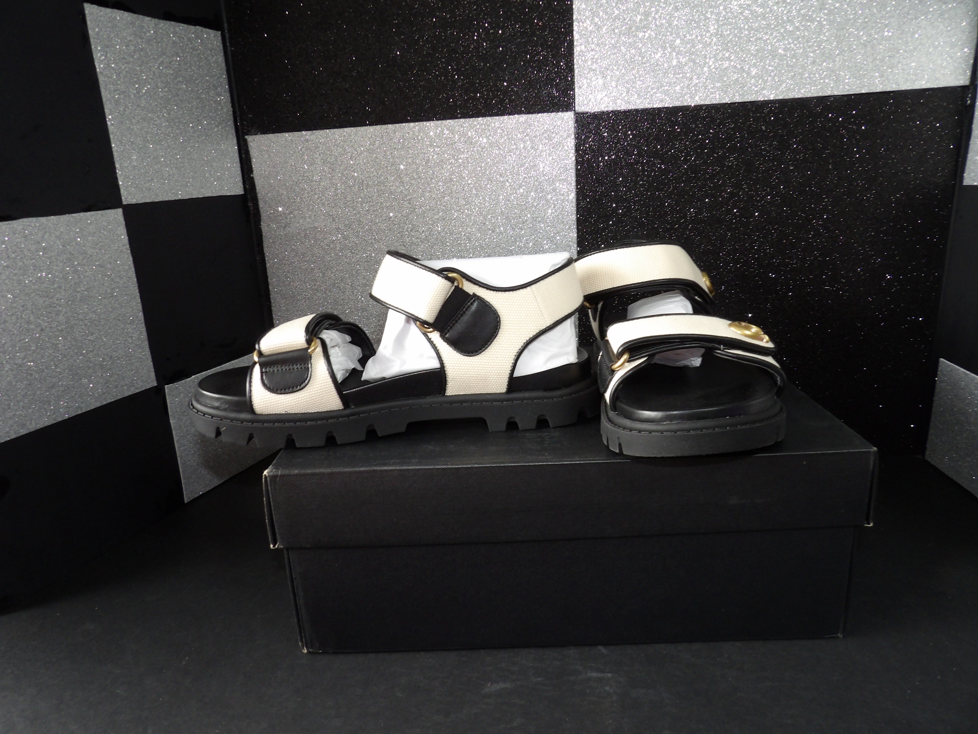 Coach Brynn Sandal – Chalk/Black (Size US Womens 6)
