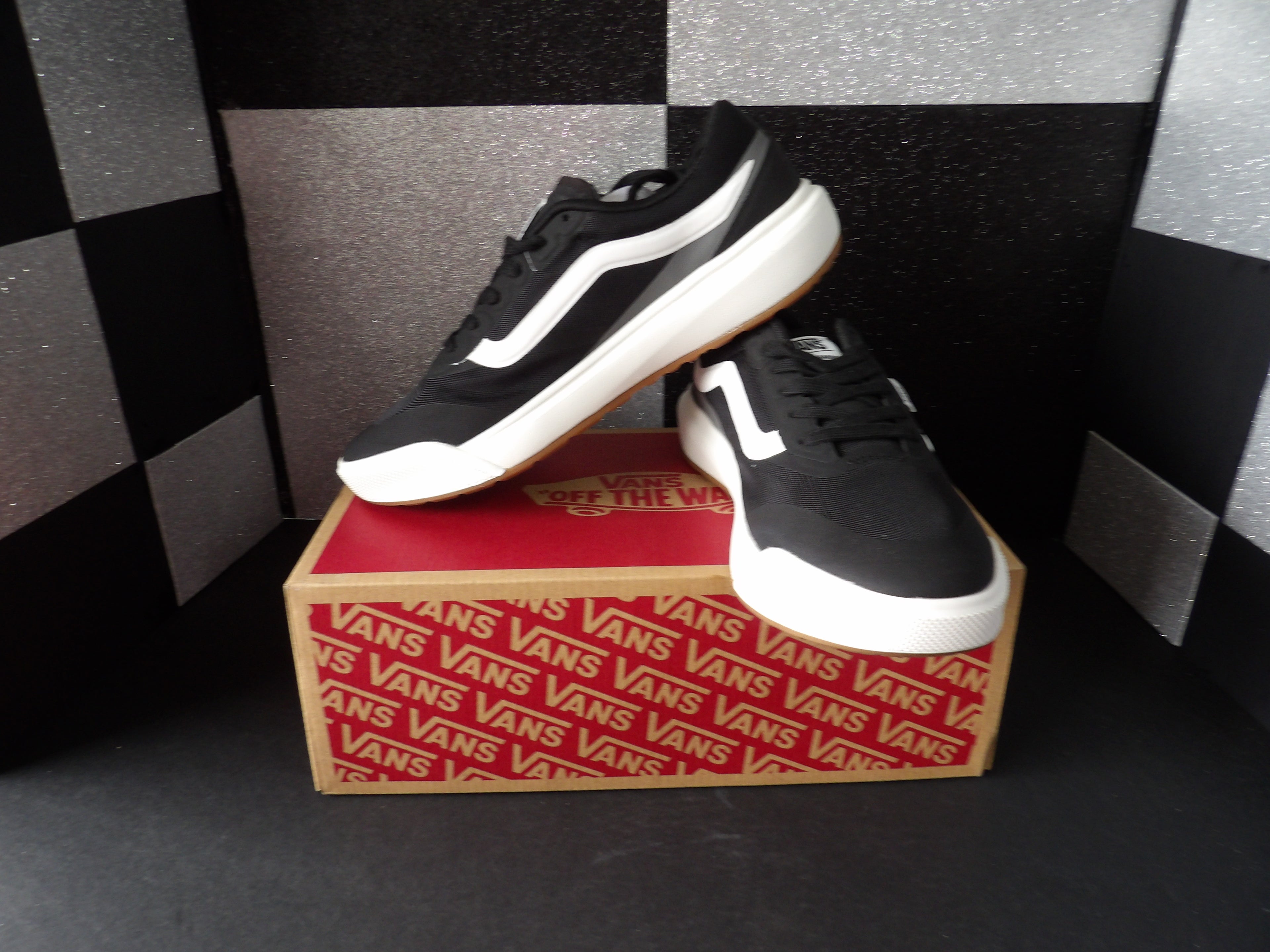 Vans MTE UltraRange 2.0 RW - Black/White (Size US Men's 8.5)