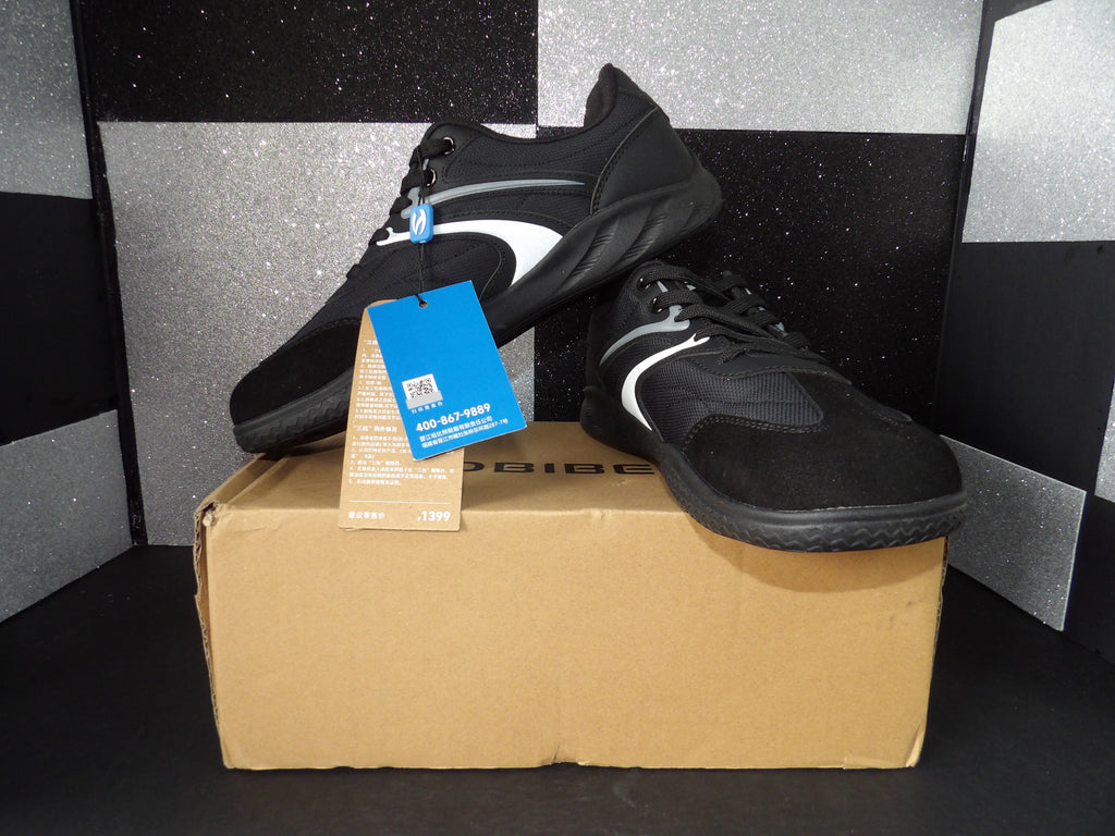 HOBIBEAR Wide Toe Walking Sneakers – Black/White (Size EU 40)