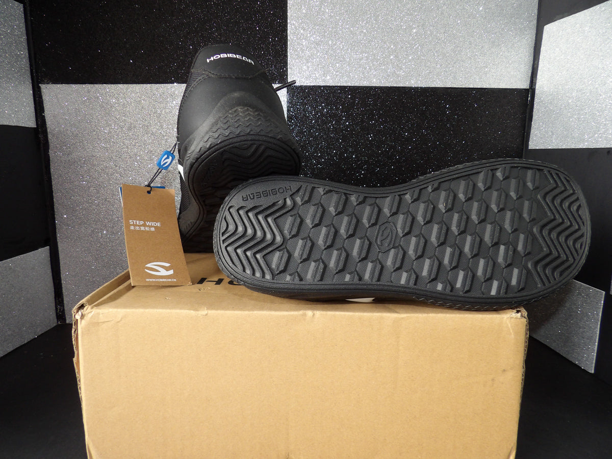 HOBIBEAR Wide Toe Walking Sneakers – Black/White (Size EU 40)