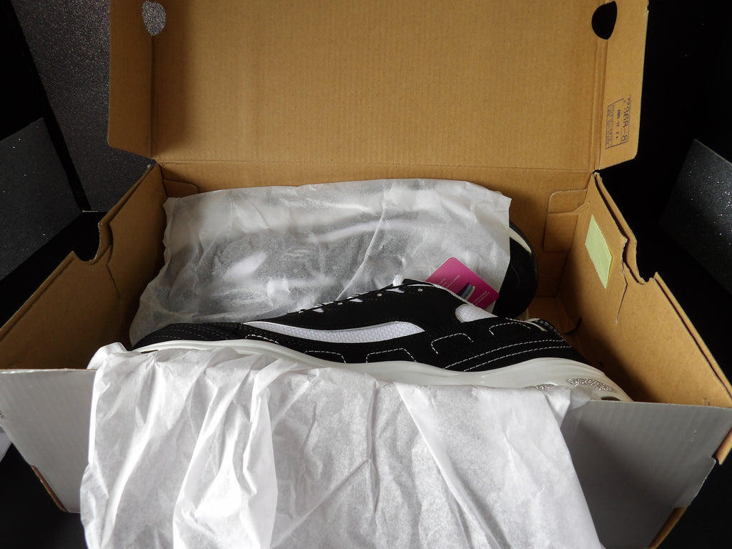 Skechers D'Lites 4.0 Air-Cooled Memory Foam Sneakers – Black/White (Size US Women's 9)