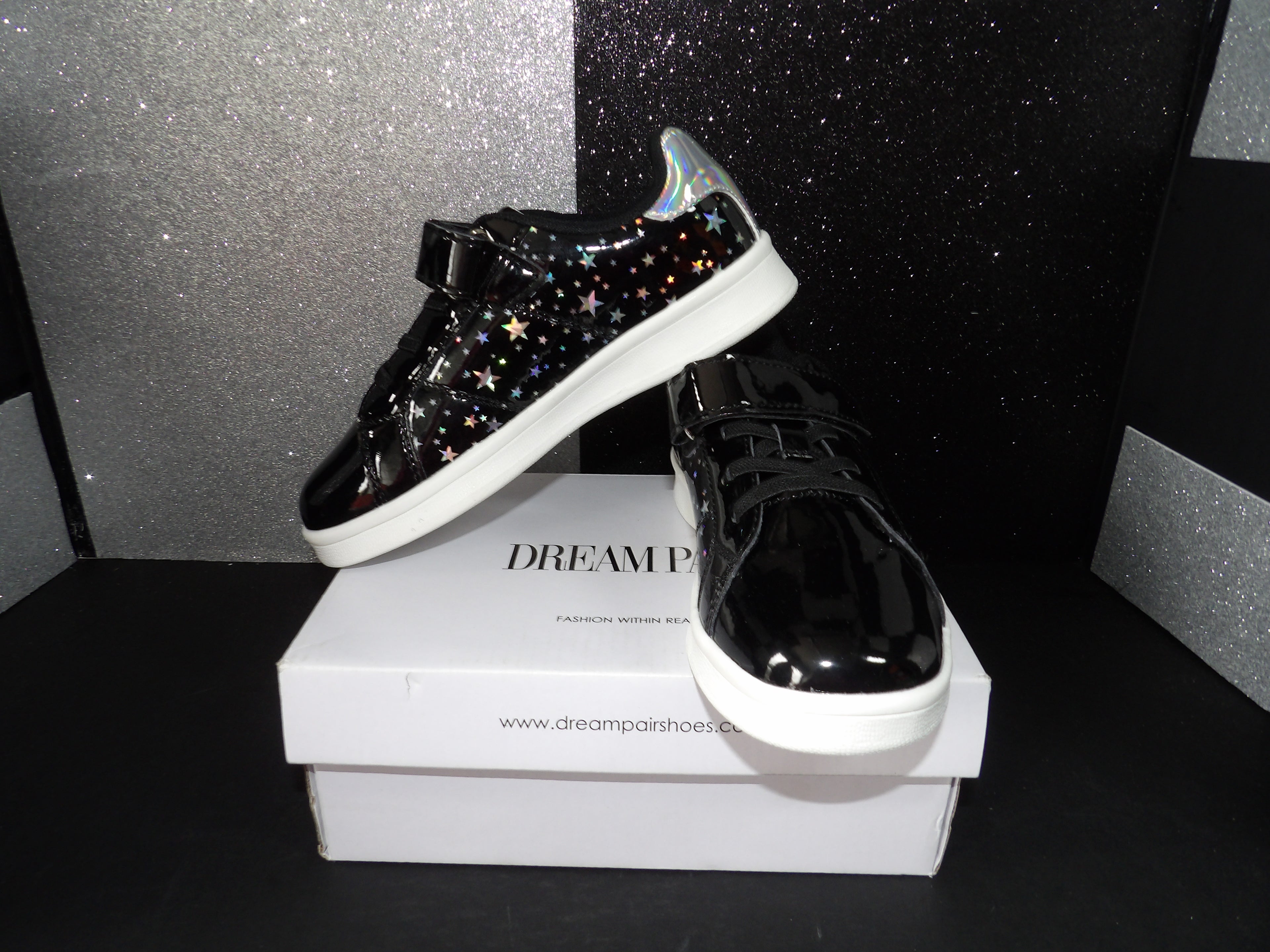 Dream Pairs Girls' Star Print Casual Sneakers – Black Patent (Size US Youth 13)