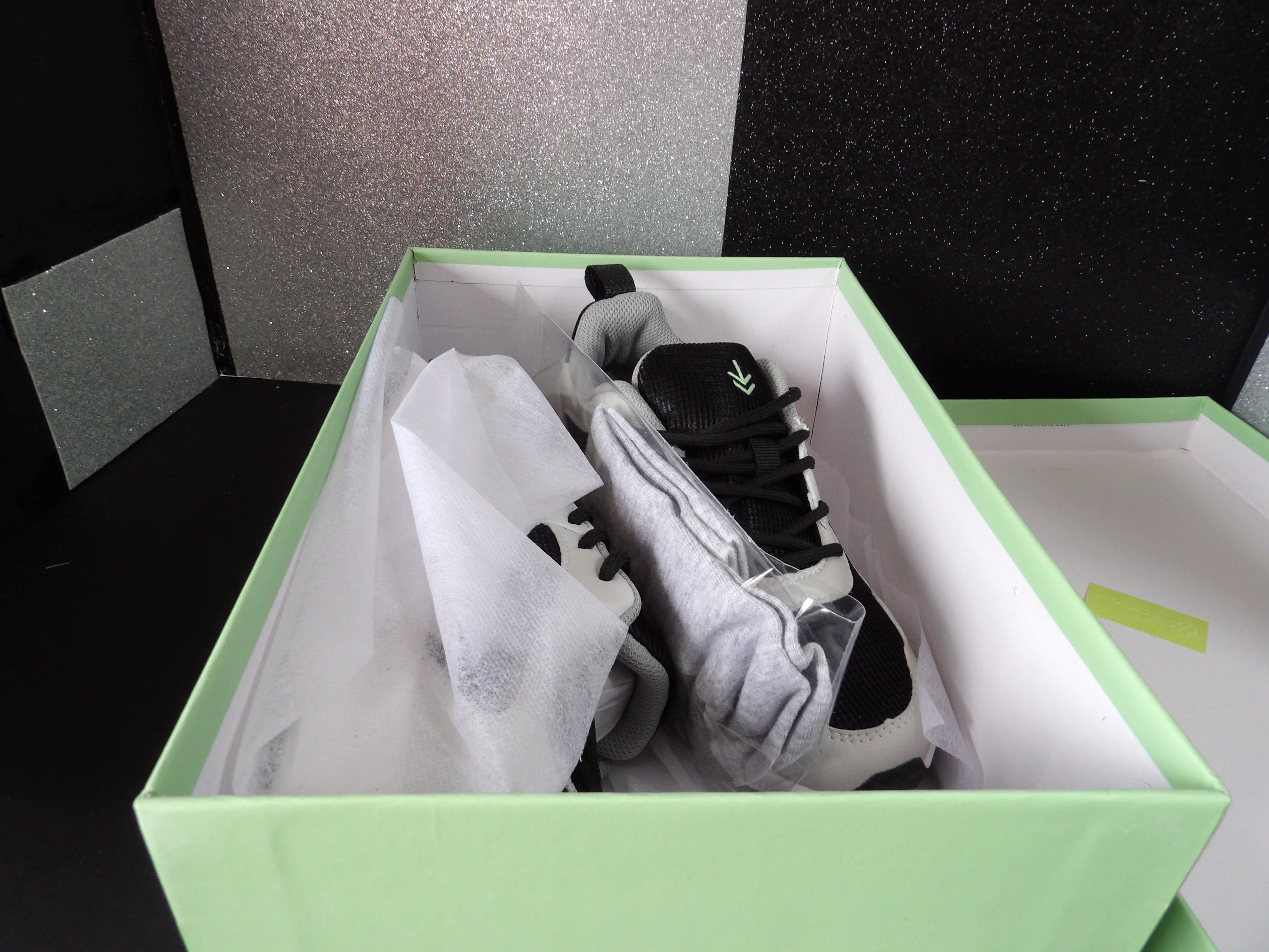 Down To Ground Casual Lifestyle Sneakers – Black/White (Size US Women's 6)