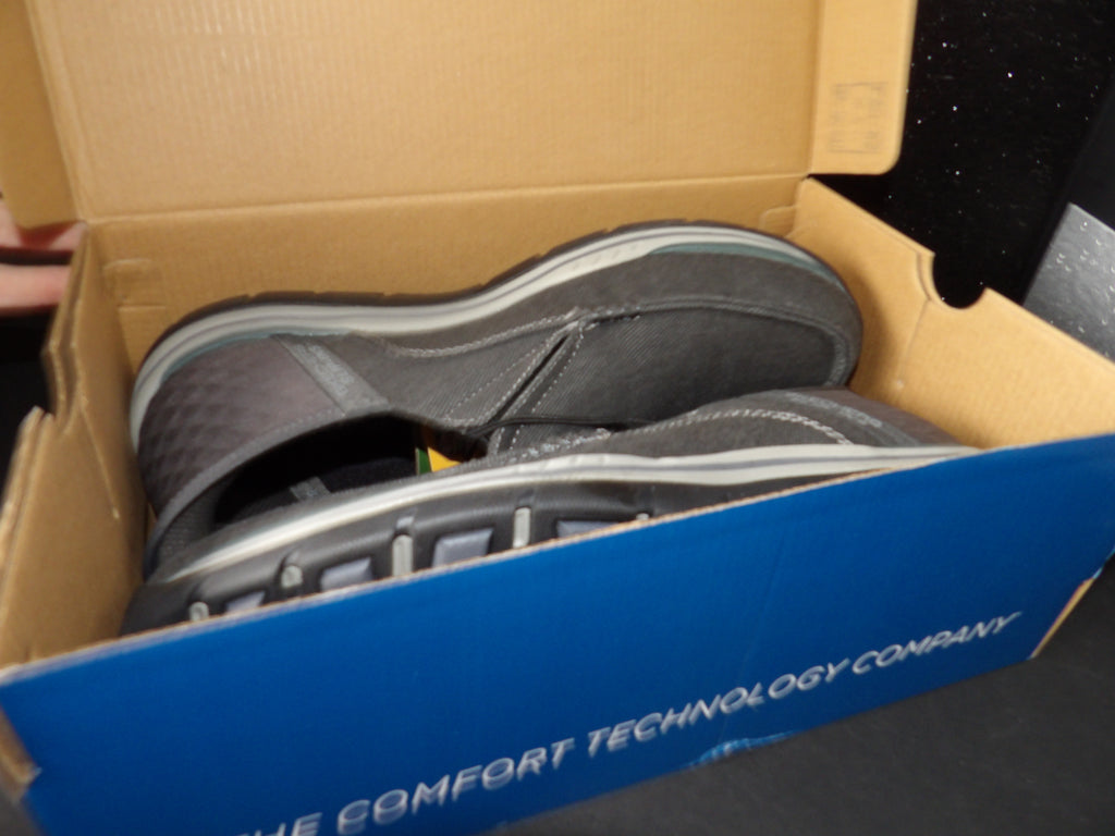 Skechers Hands Free Slip-ins Relaxed Fit (Size US Men's 11)