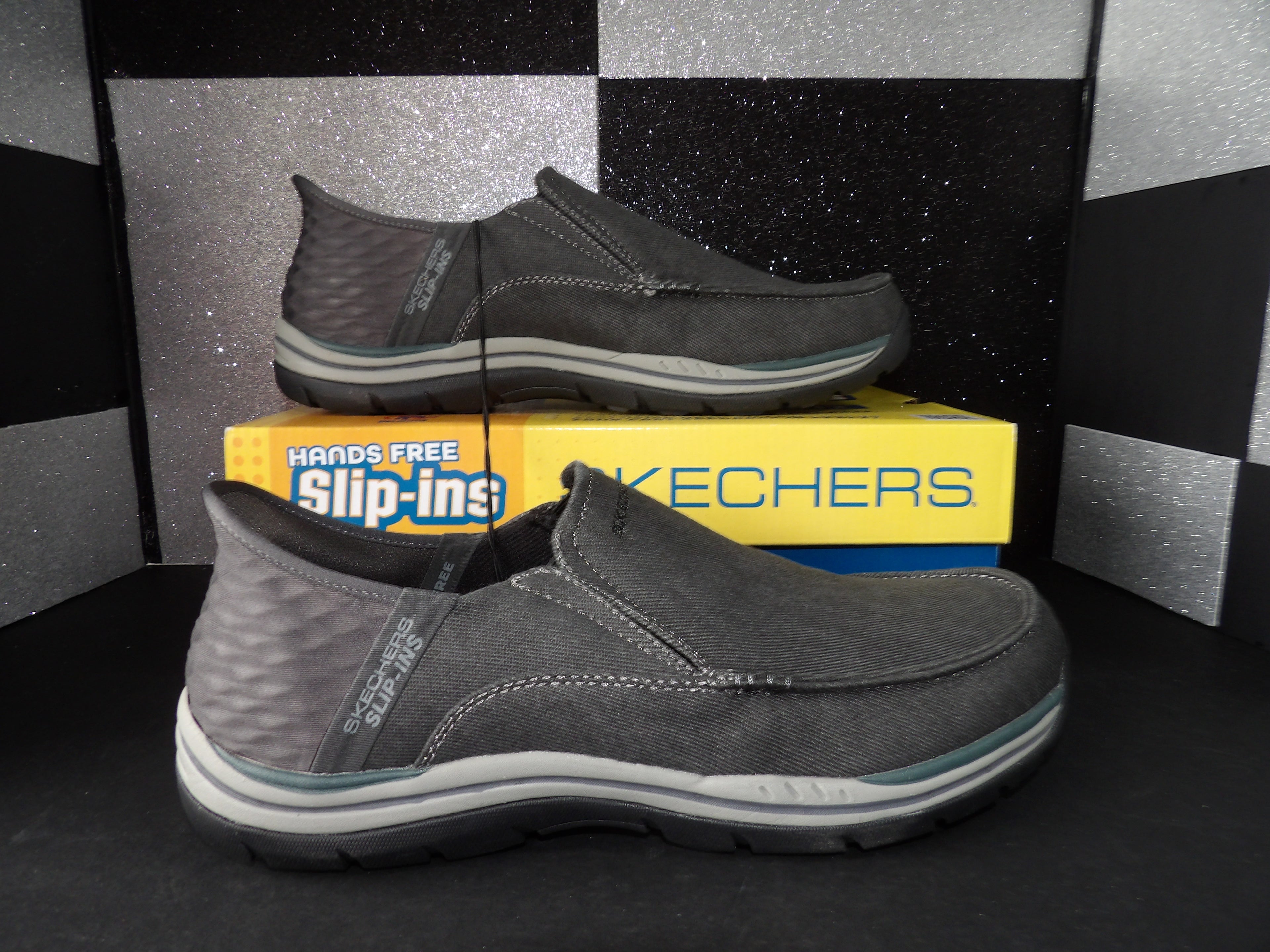 Skechers Hands Free Slip-ins Relaxed Fit (Size US Men's 11)