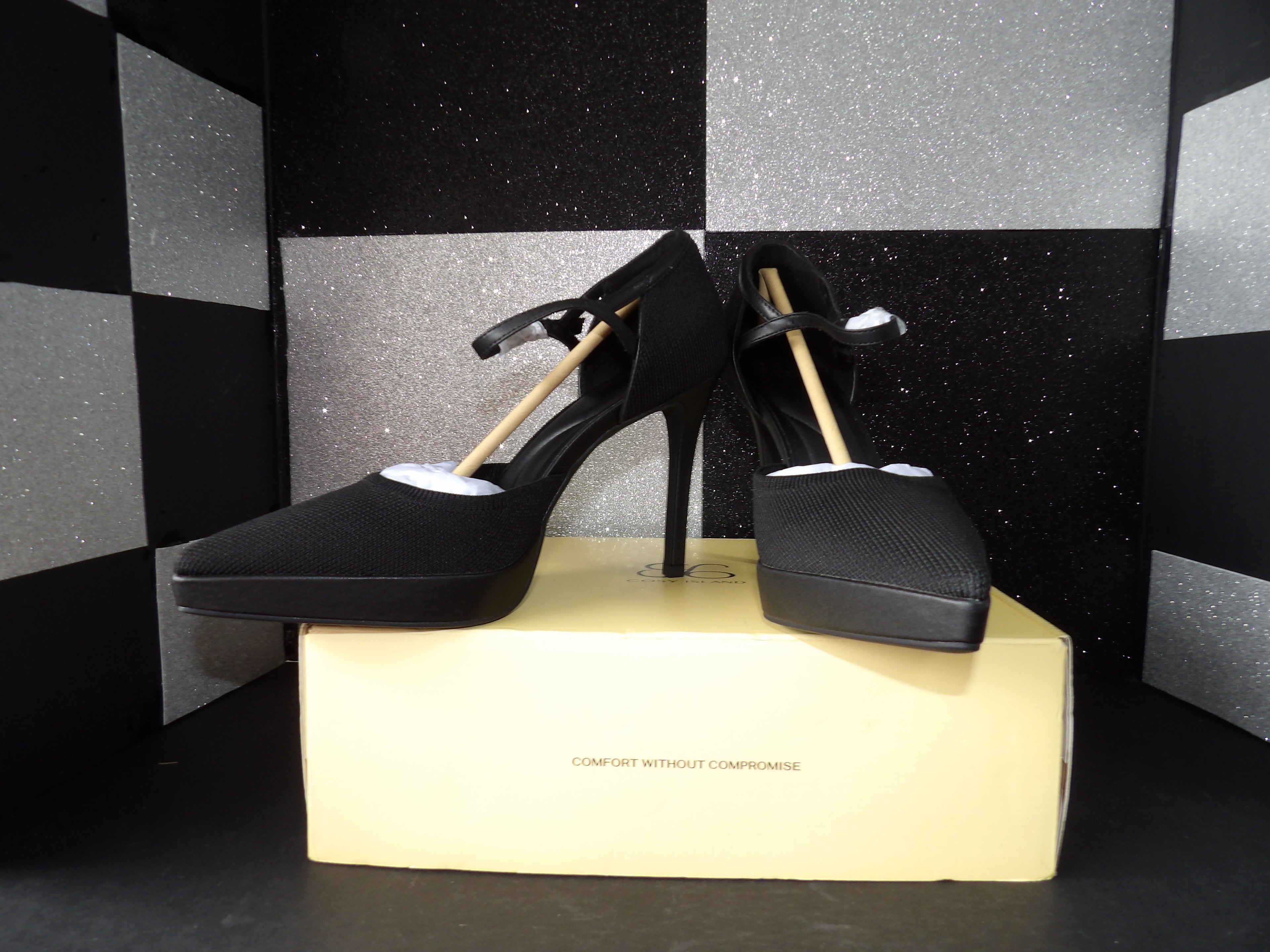 Cosy Island Heels- Black (US 9W)