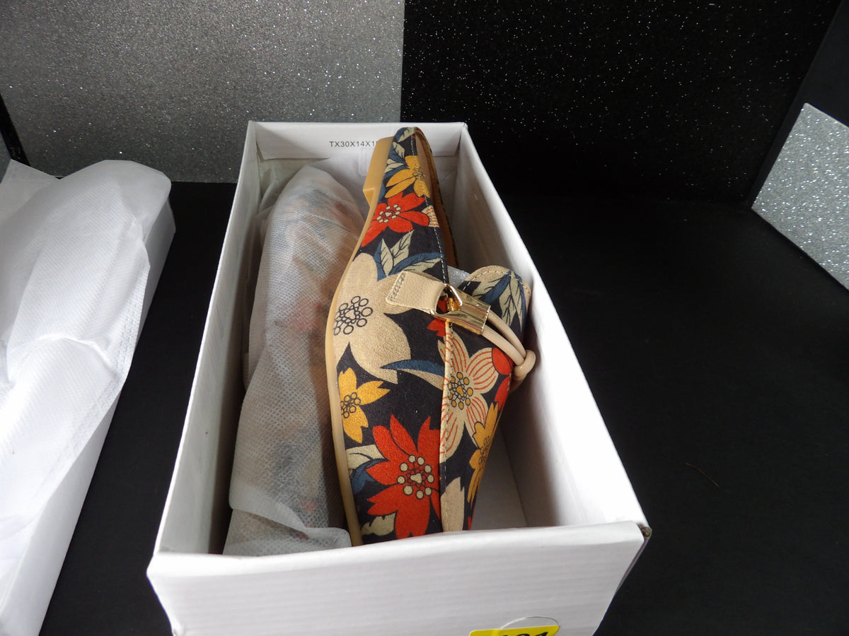 Mengshanhali Sandal- Multicolor (US 10W)