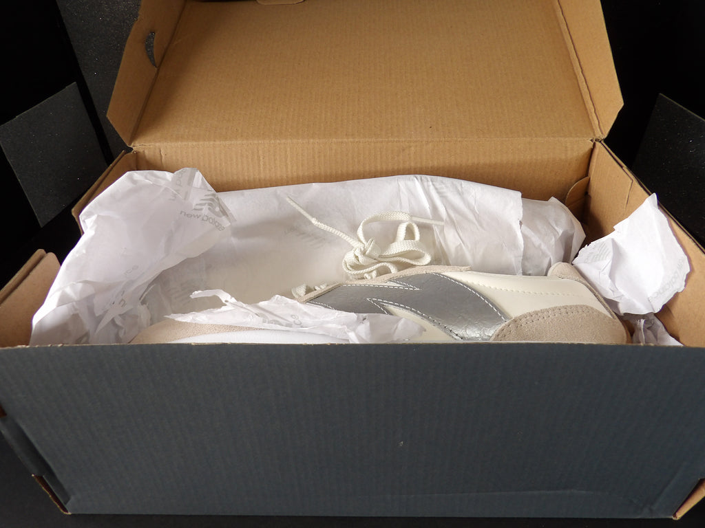 New Balance 327 - Cream/Silver (Size US Women's 10)