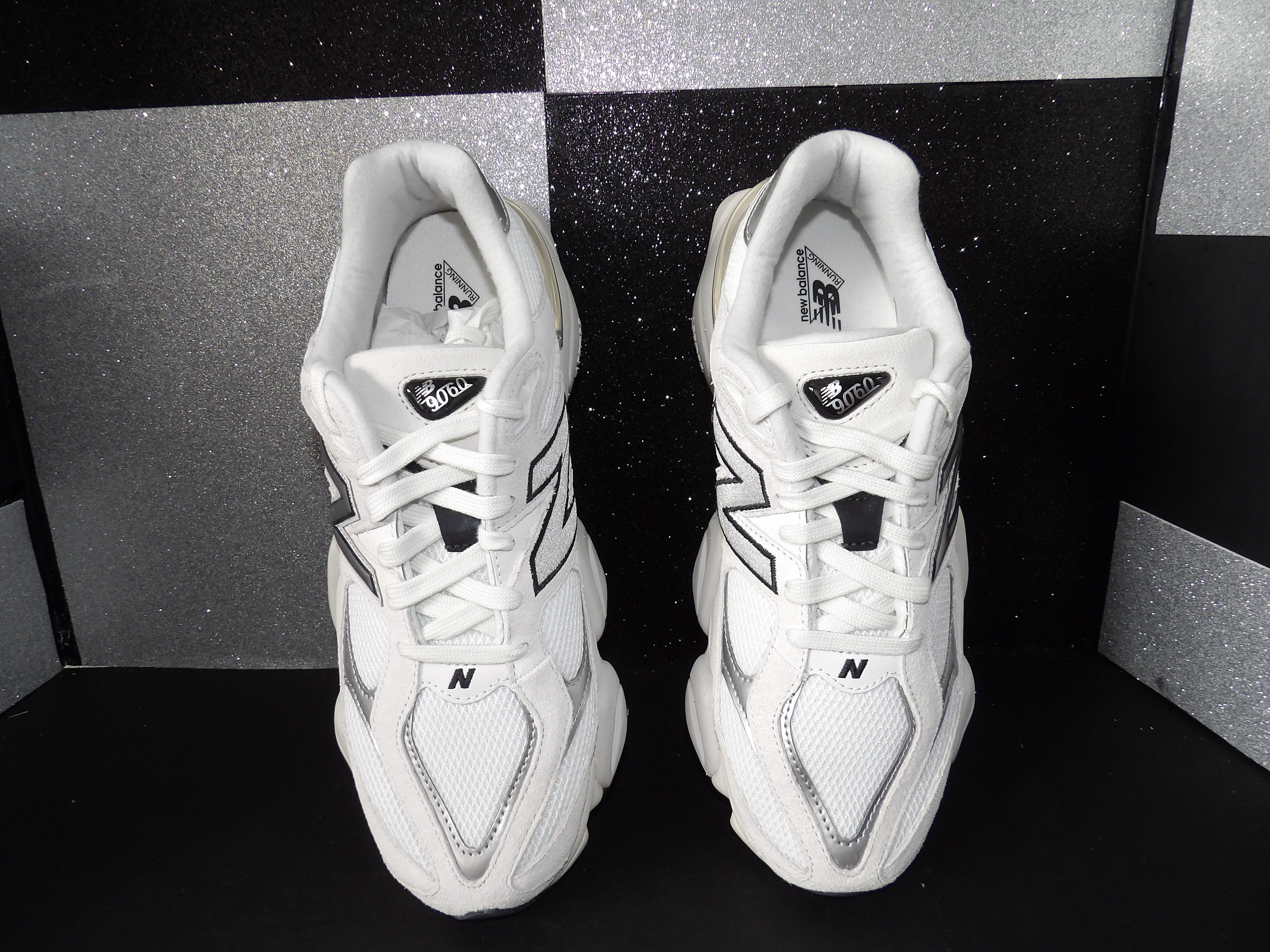 New Balance 9060 Lifestyle Mode de Vie - White/Silver (Size US Women's Size 12, Men's 10.5))