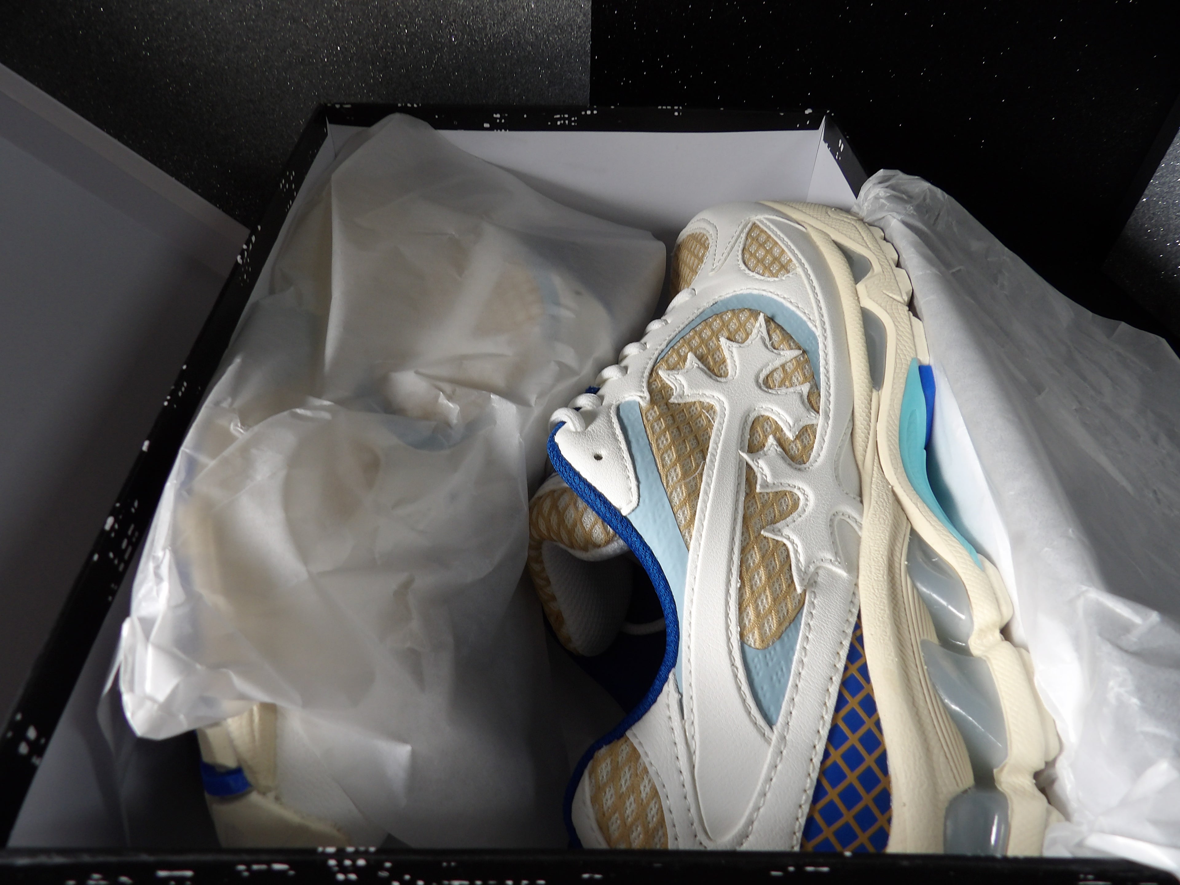 Bravest Studios Kross Kountry Runner - White/Blue (Size Men's US 11, Women's US 12.5, EU 44)