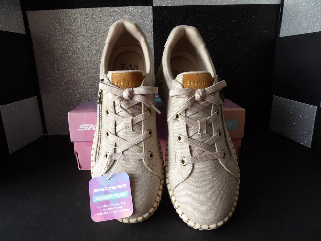 Sketchers Zip Stride- Cream (US Women's 9)